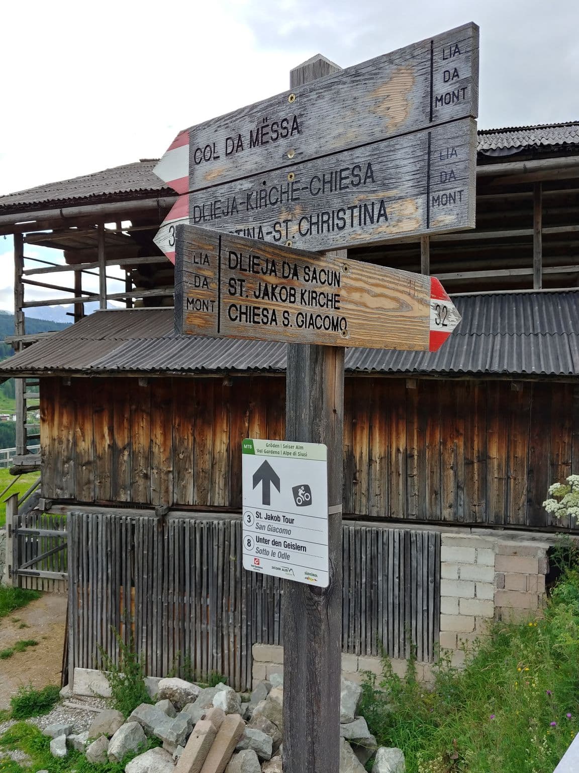 Street view near Oberaldoss, Santa Cristina Valgardena — © highlander (CC BY-SA · Mapillary)