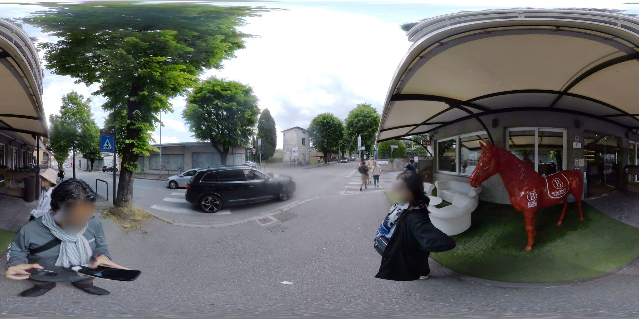 Street view near Hotel Bonotto, Desenzano del Garda — © mapconcierge (CC BY-SA · Mapillary)