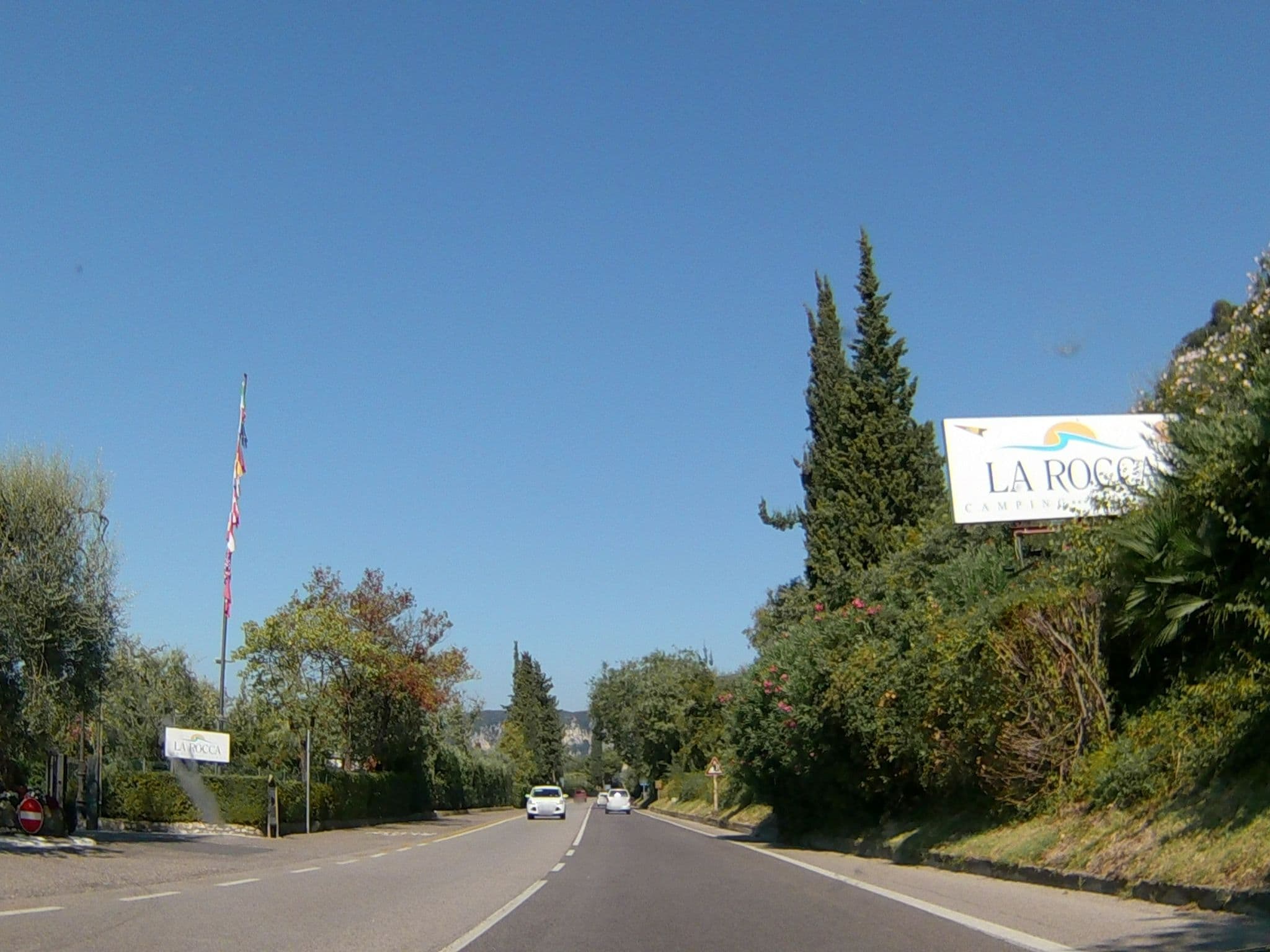 Street view near Camping La Rocca, Garda — © endszbrxns (CC BY-SA · Mapillary)