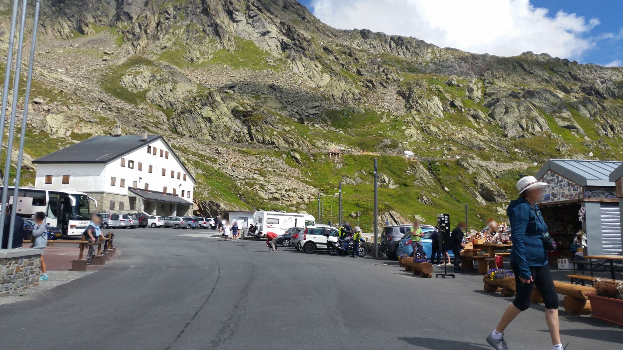 Street view near Hotel Italia, Morgex — © it_s_so_funny (CC BY-SA · Mapillary)