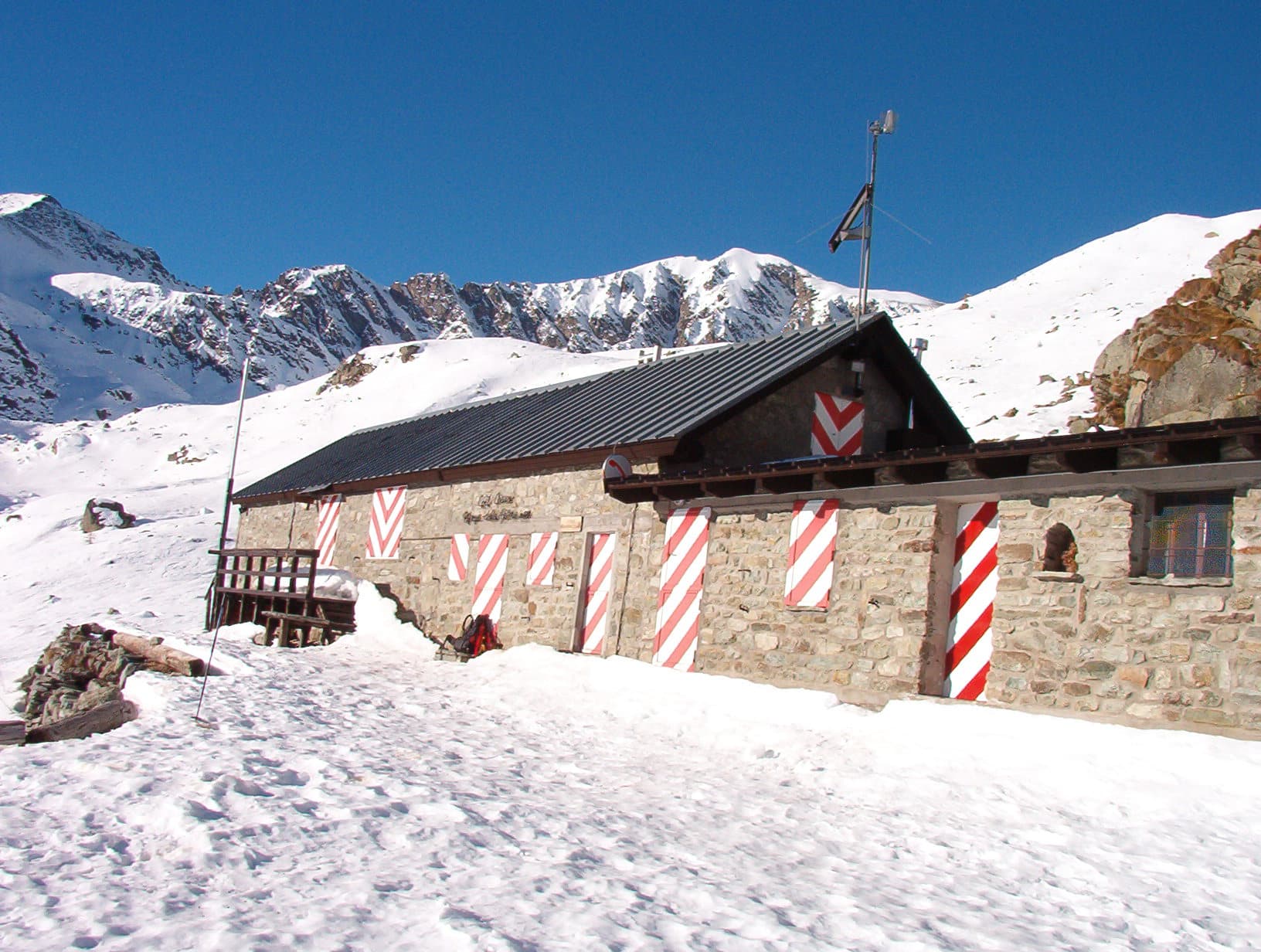Rifugio Balma (via Wikimedia Commons, CC BY-SA 3.0)