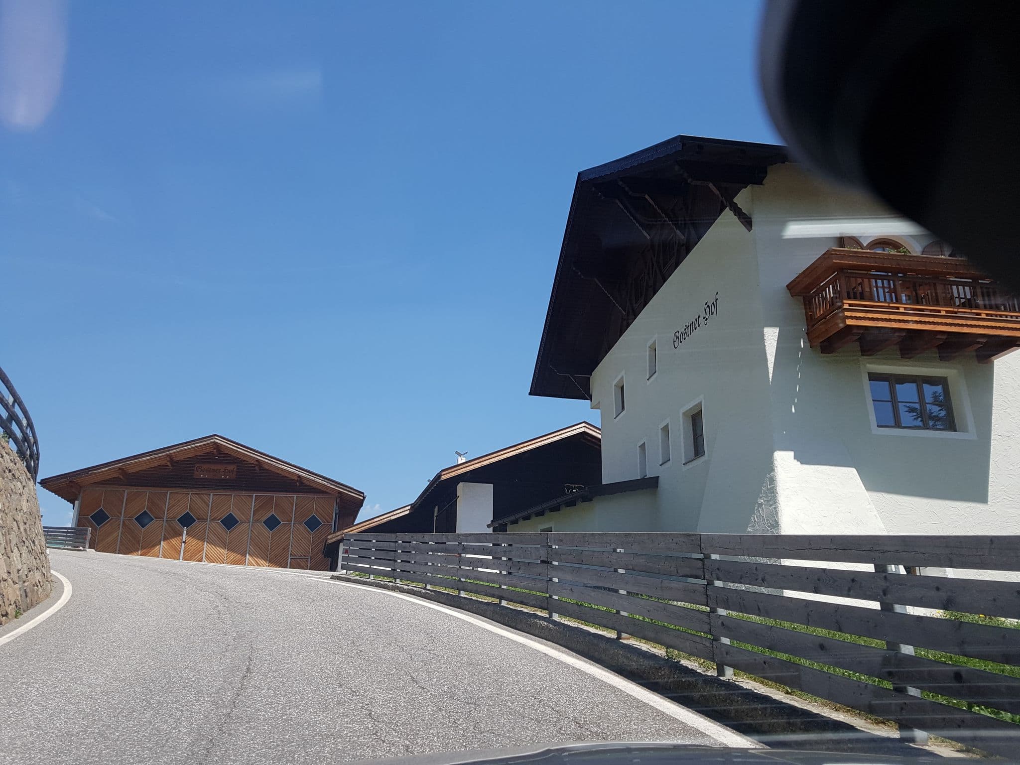 Street view near Gostnerhof, Villandro - Villanders — © dsmm (CC BY-SA · Mapillary)