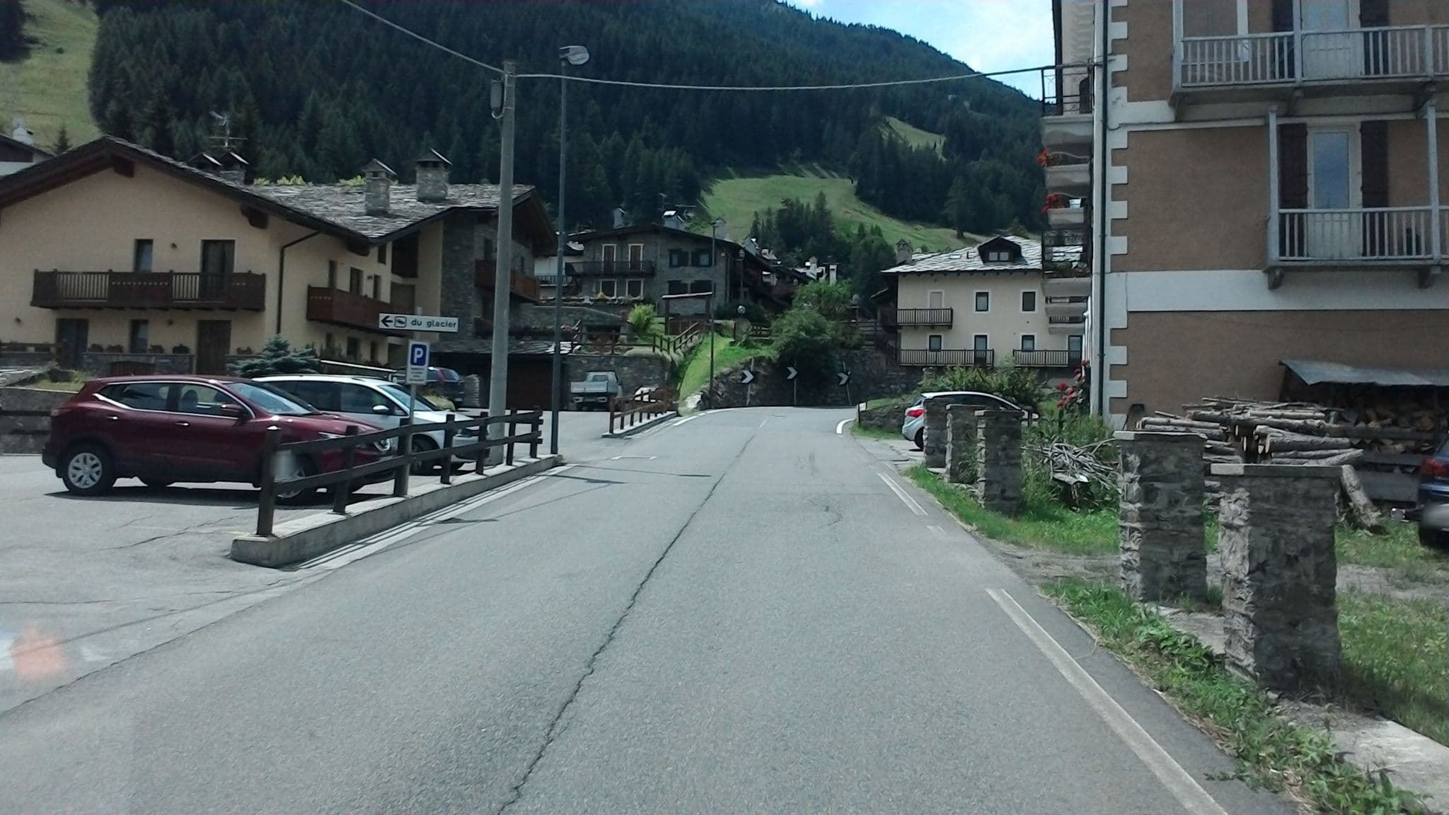 Street view near Hotel du Glacier, Morgex — © mprins (CC BY-SA · Mapillary)