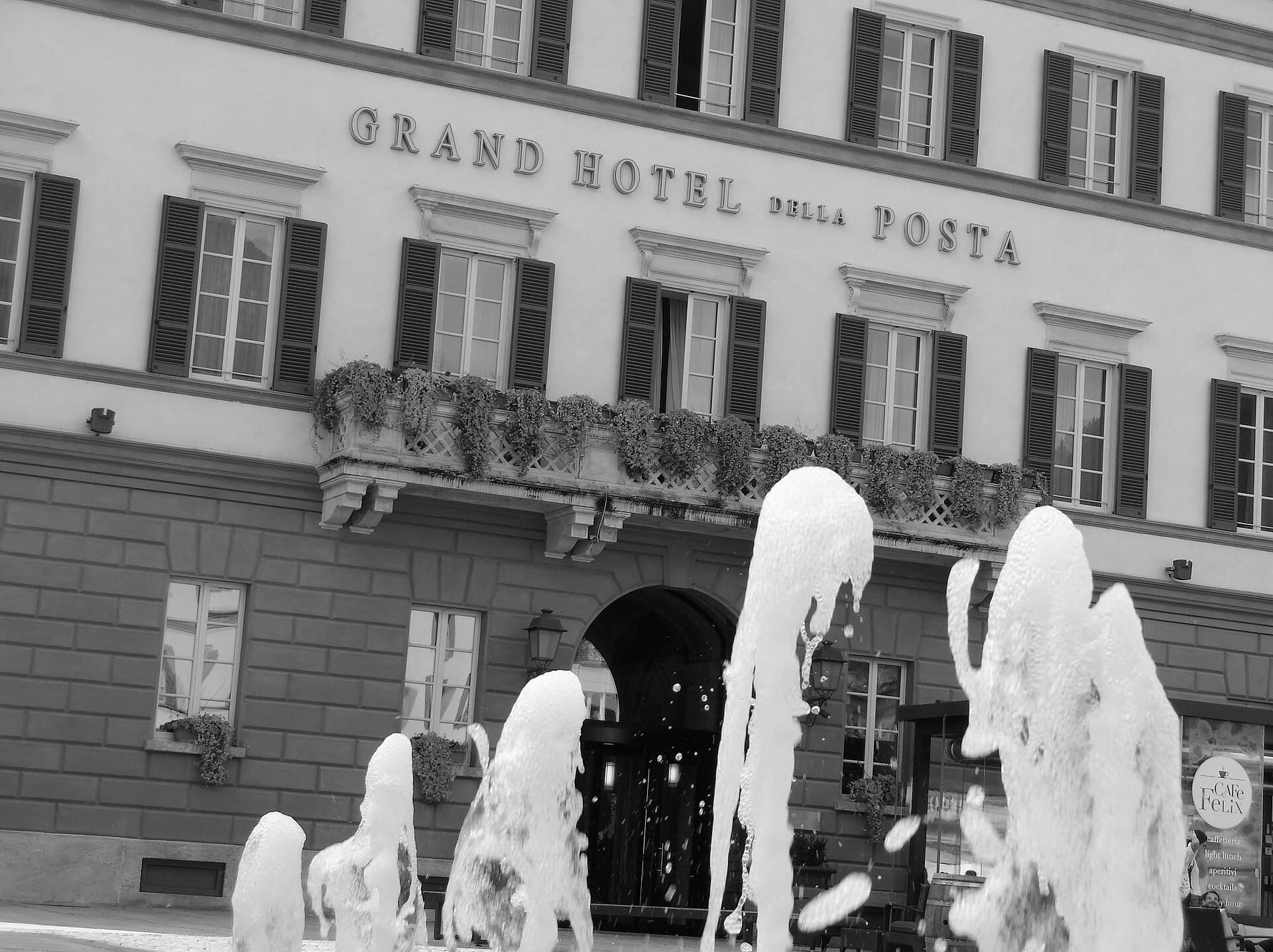 Grand Hotel della Posta (via Wikimedia Commons, CC BY-SA 4.0)