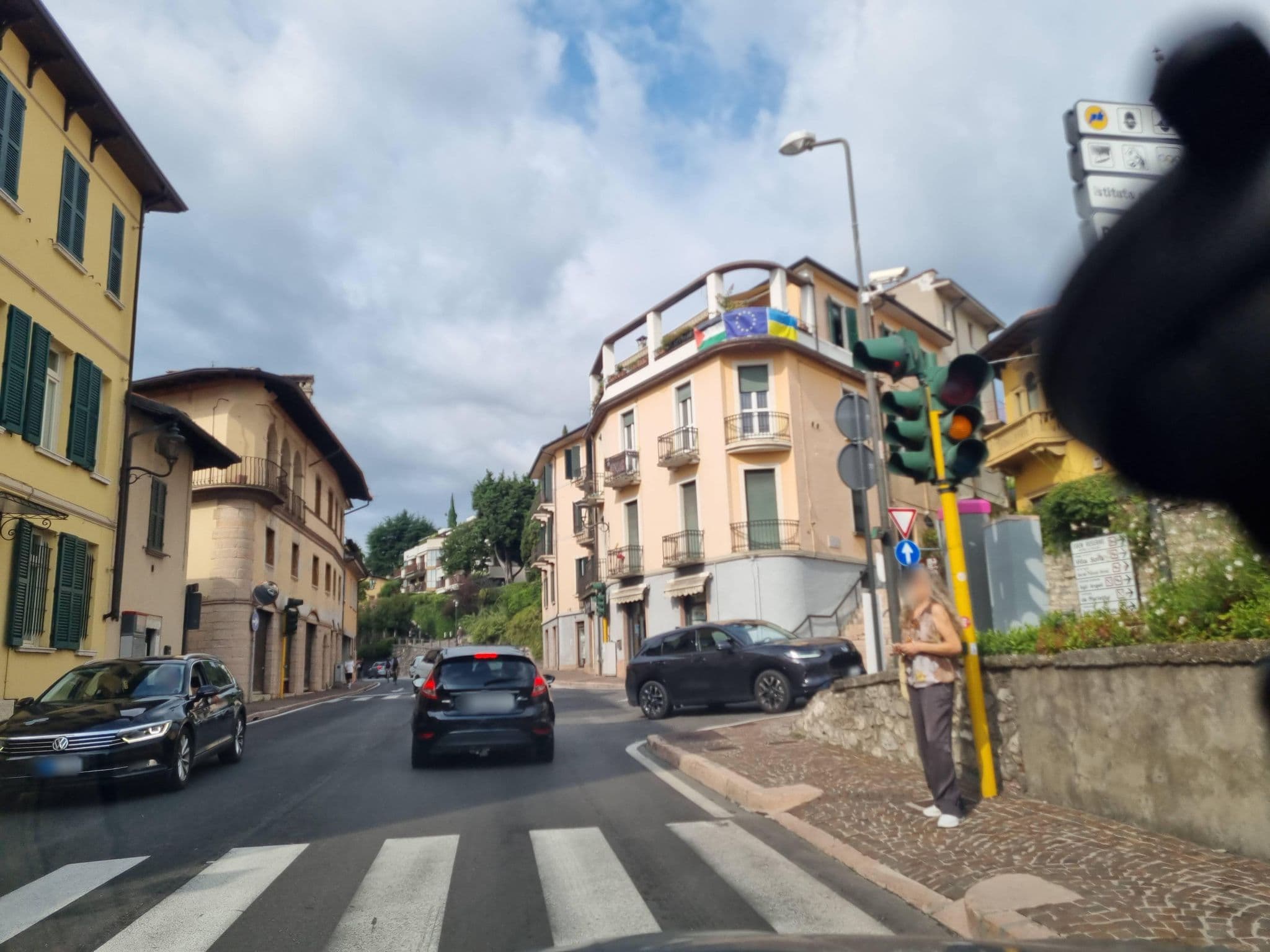 Street view near Hotel Du Lac, Gardone Riviera — © dsmm (CC BY-SA · Mapillary)