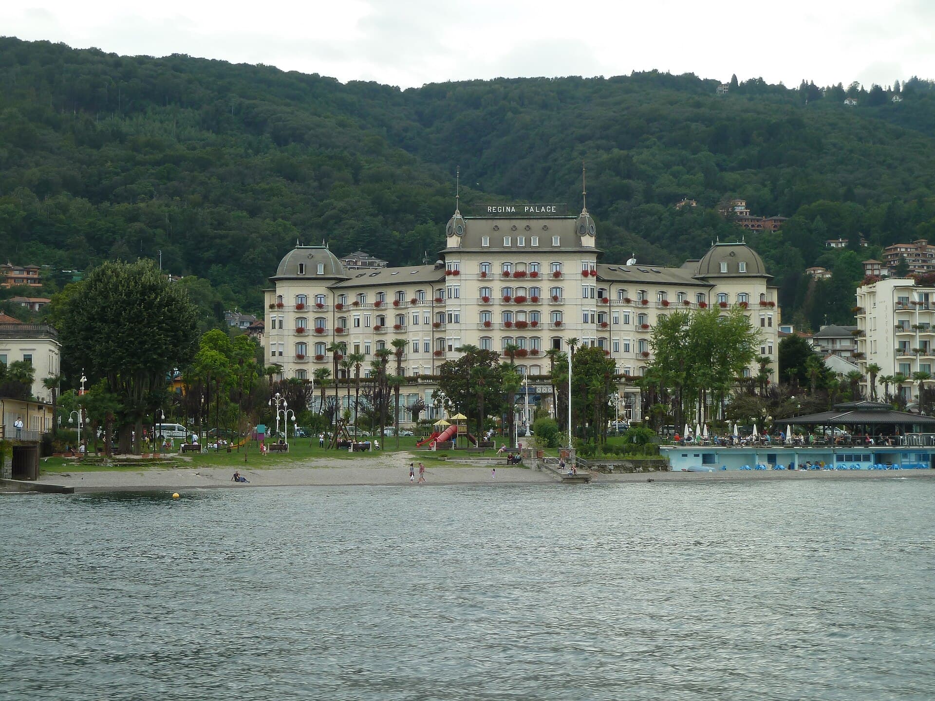 Hotel Regina Palace (via Wikimedia Commons, CC BY-SA 4.0)
