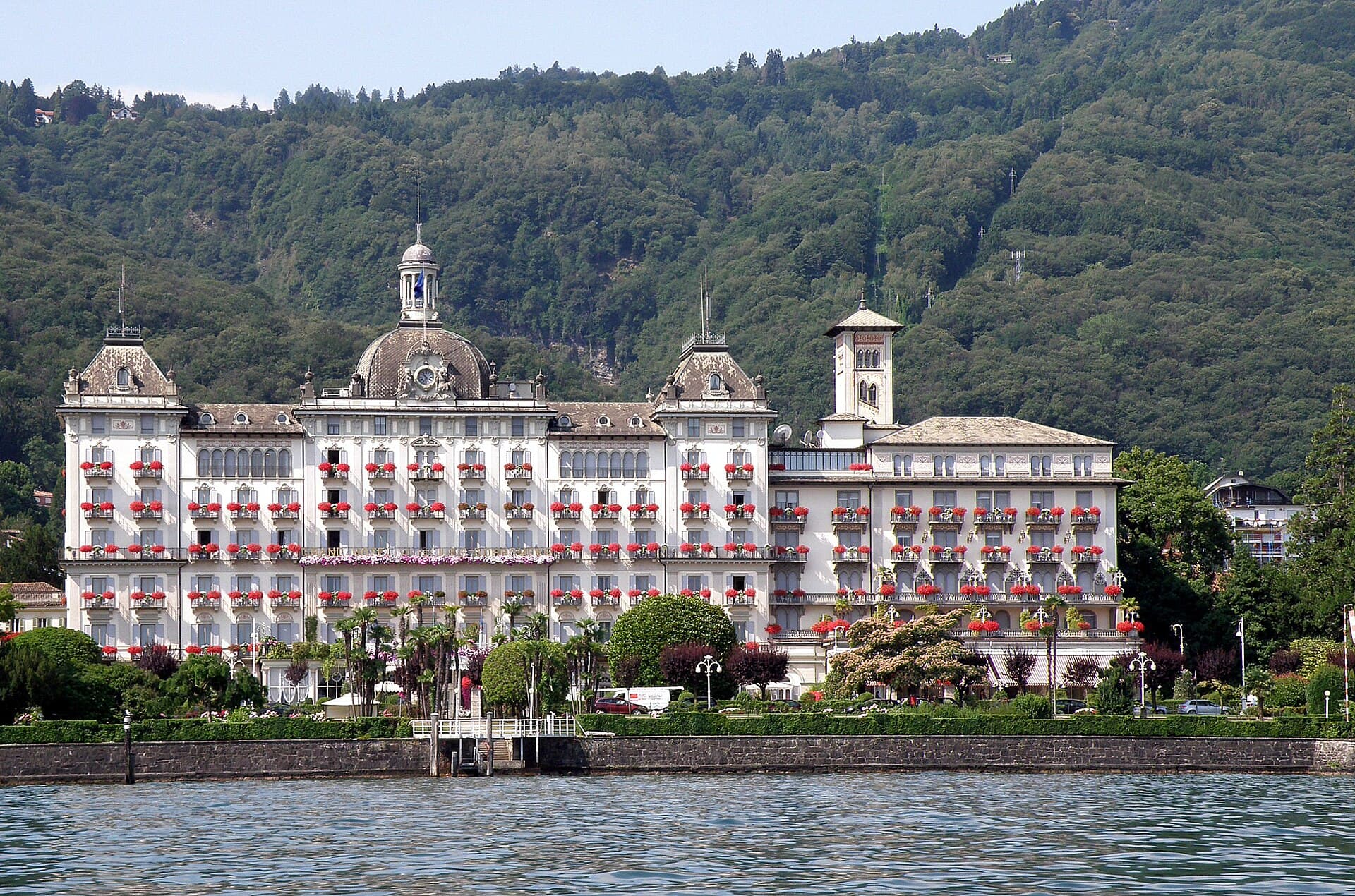 Grand Hotel des Iles Borromées & Spa (via Wikimedia Commons, CC0)