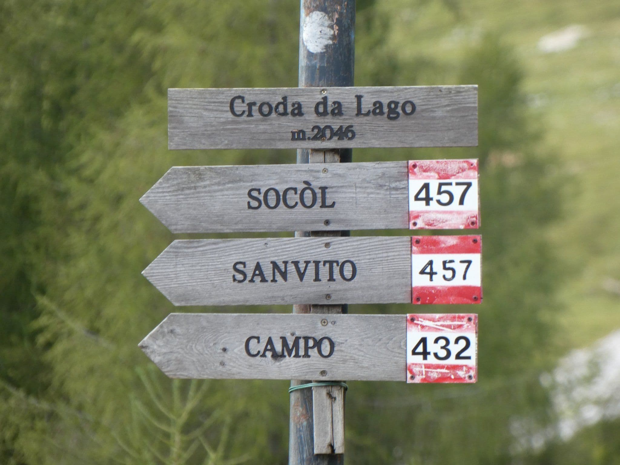 Street view near Rifugio Croda da Lago, Cortina d'Ampezzo