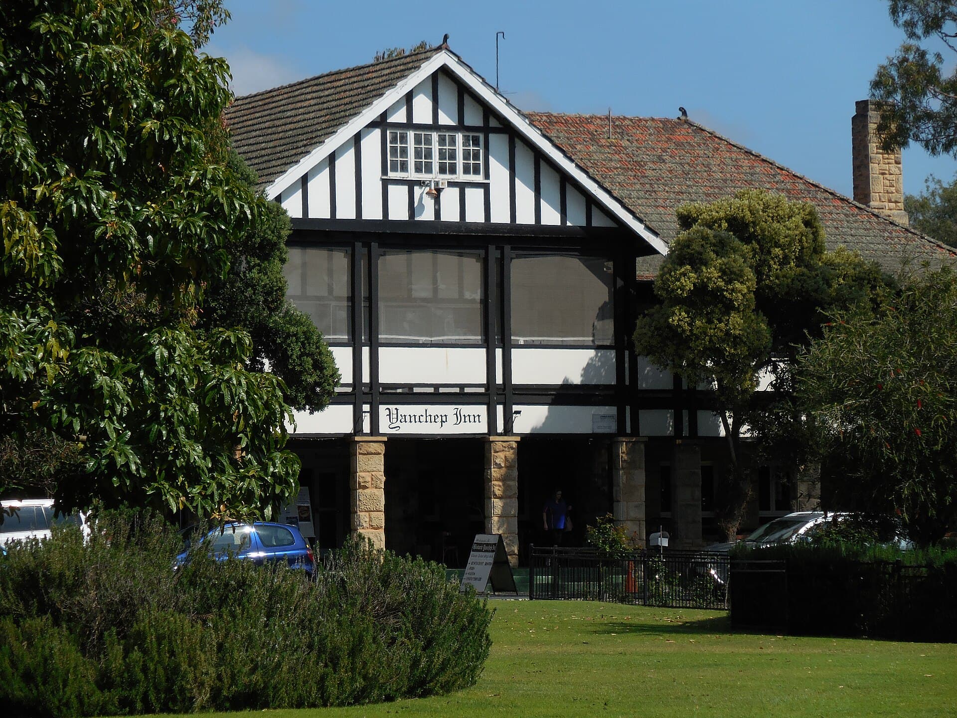 Yanchep Inn (via Wikimedia Commons, CC BY-SA 4.0)