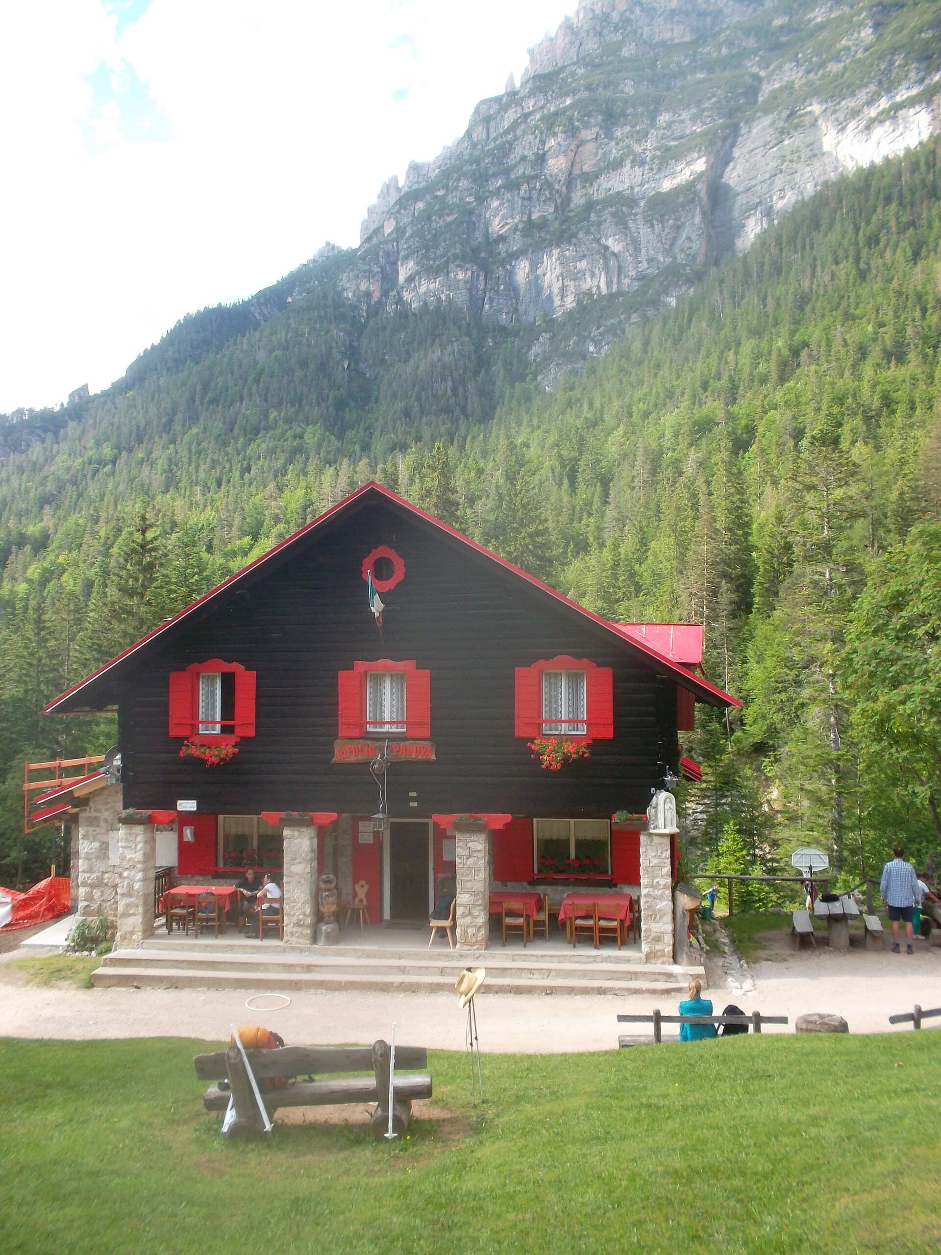 Rifugio Padova (via Wikimedia Commons, CC BY-SA 3.0 de)