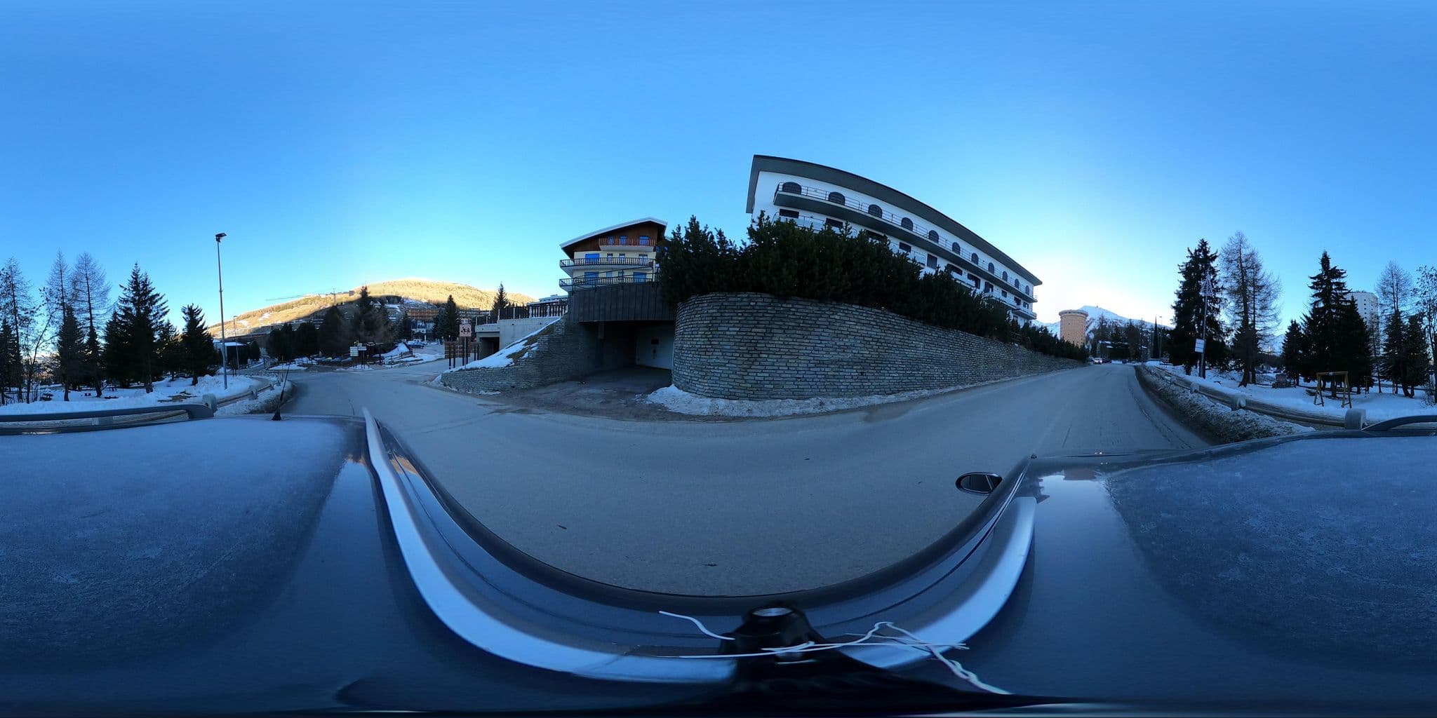Street view near Hotel Savoy, Sauze d'Oulx — © canfe (CC BY-SA · Mapillary)