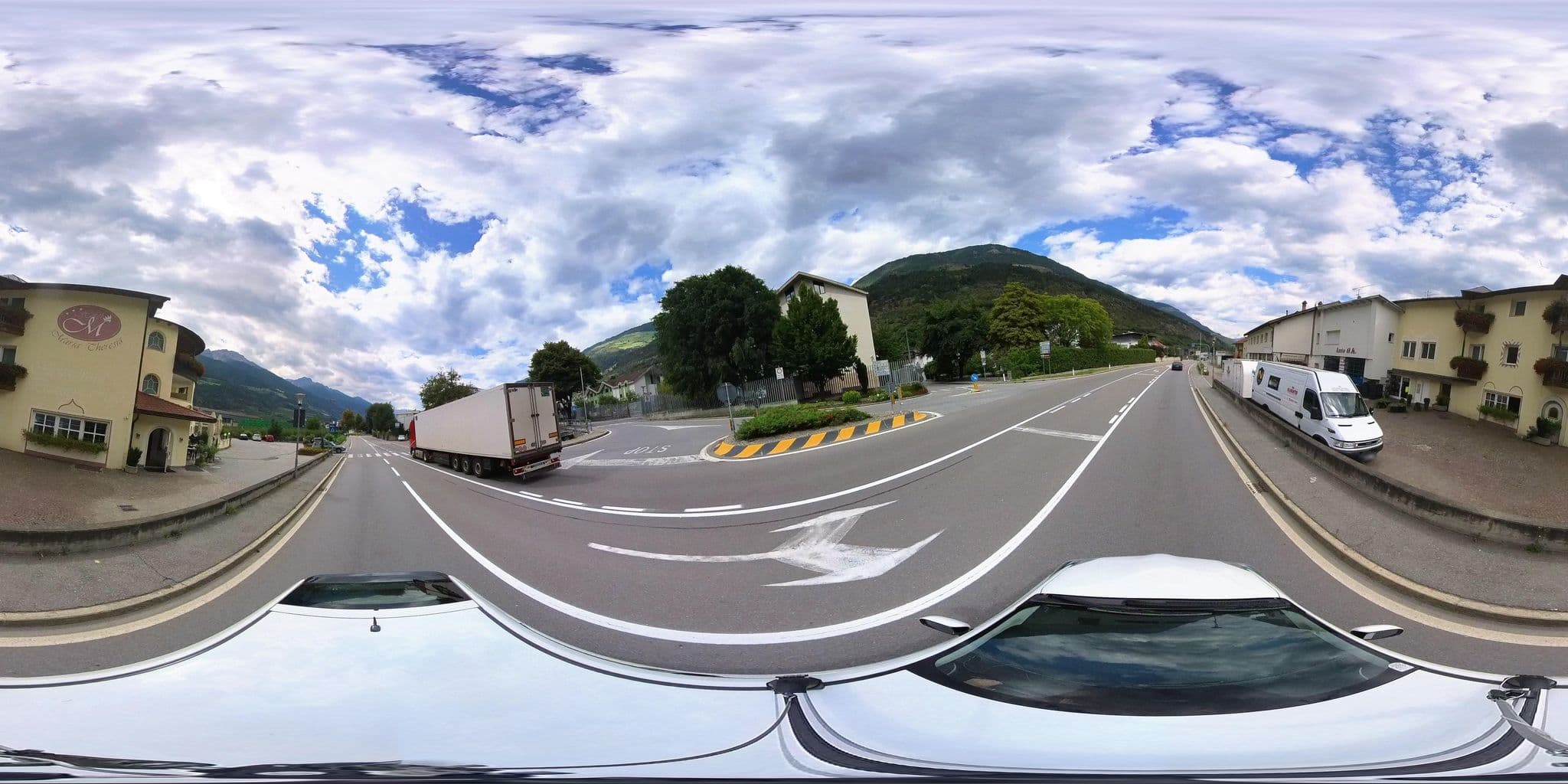 Street view near Hotel Maria Theresia, Silandro — © osmplus_org (CC BY-SA · Mapillary)