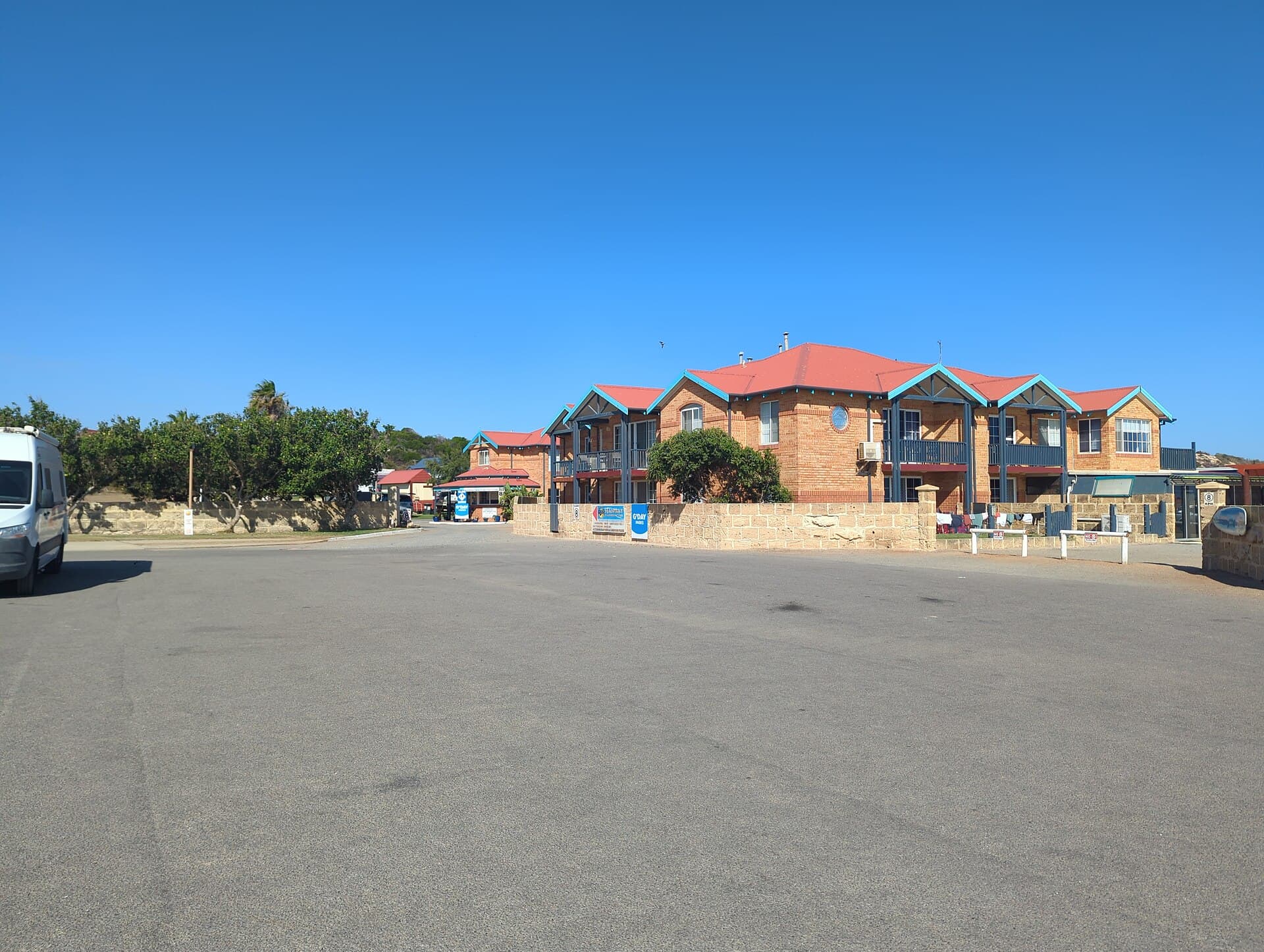 Seaspray Beach Holiday Park (via Wikimedia Commons, CC0)