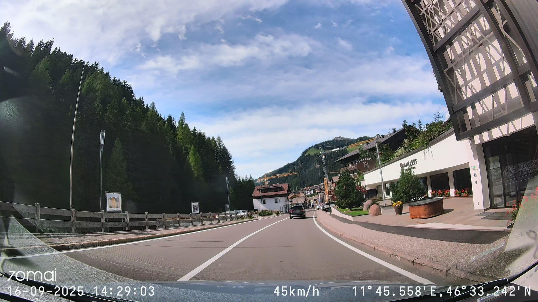 Street view near Garni Crepaz, Selva — © doriel (CC BY-SA · Mapillary)