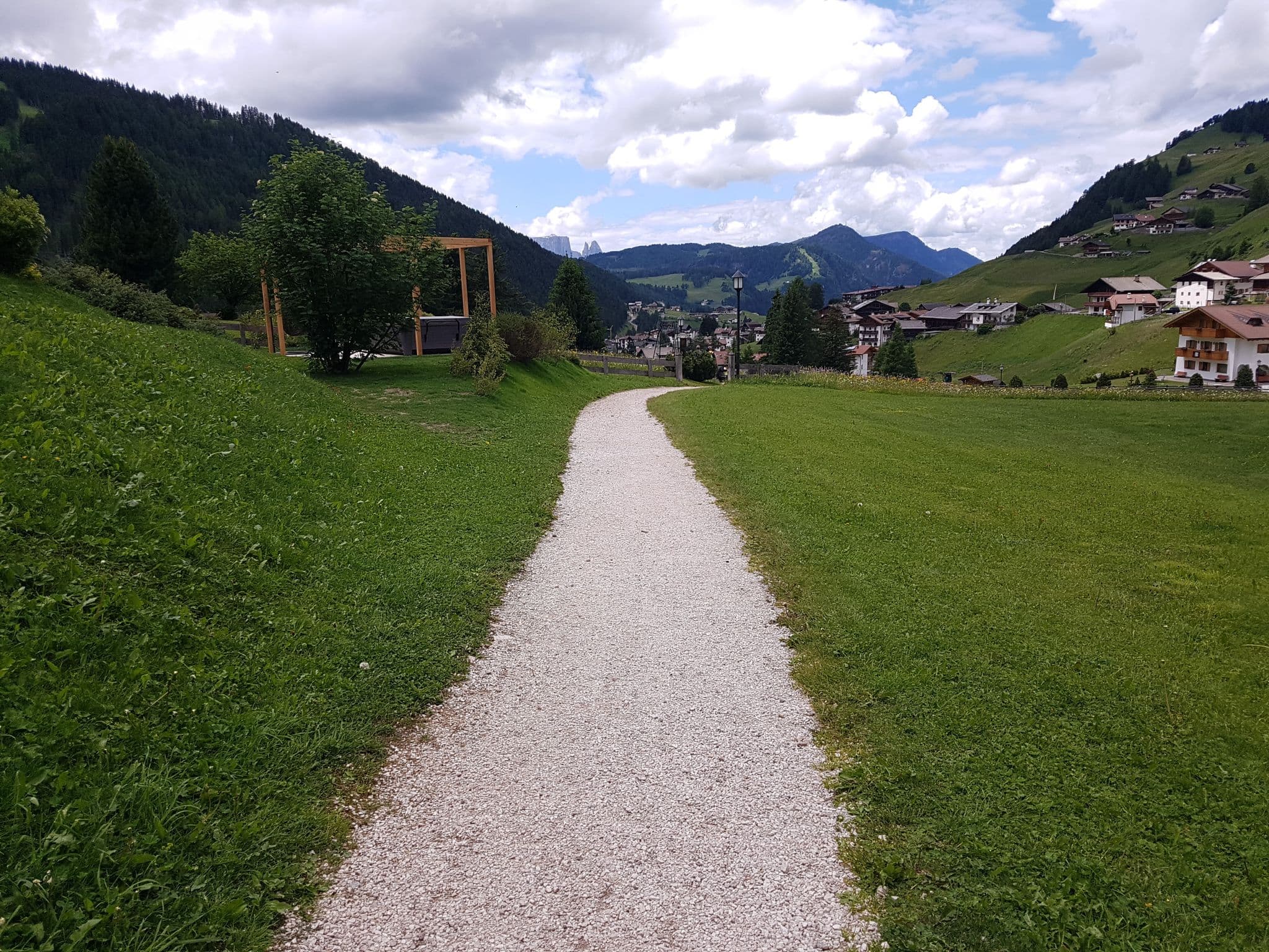 Street view near Forelle, Selva