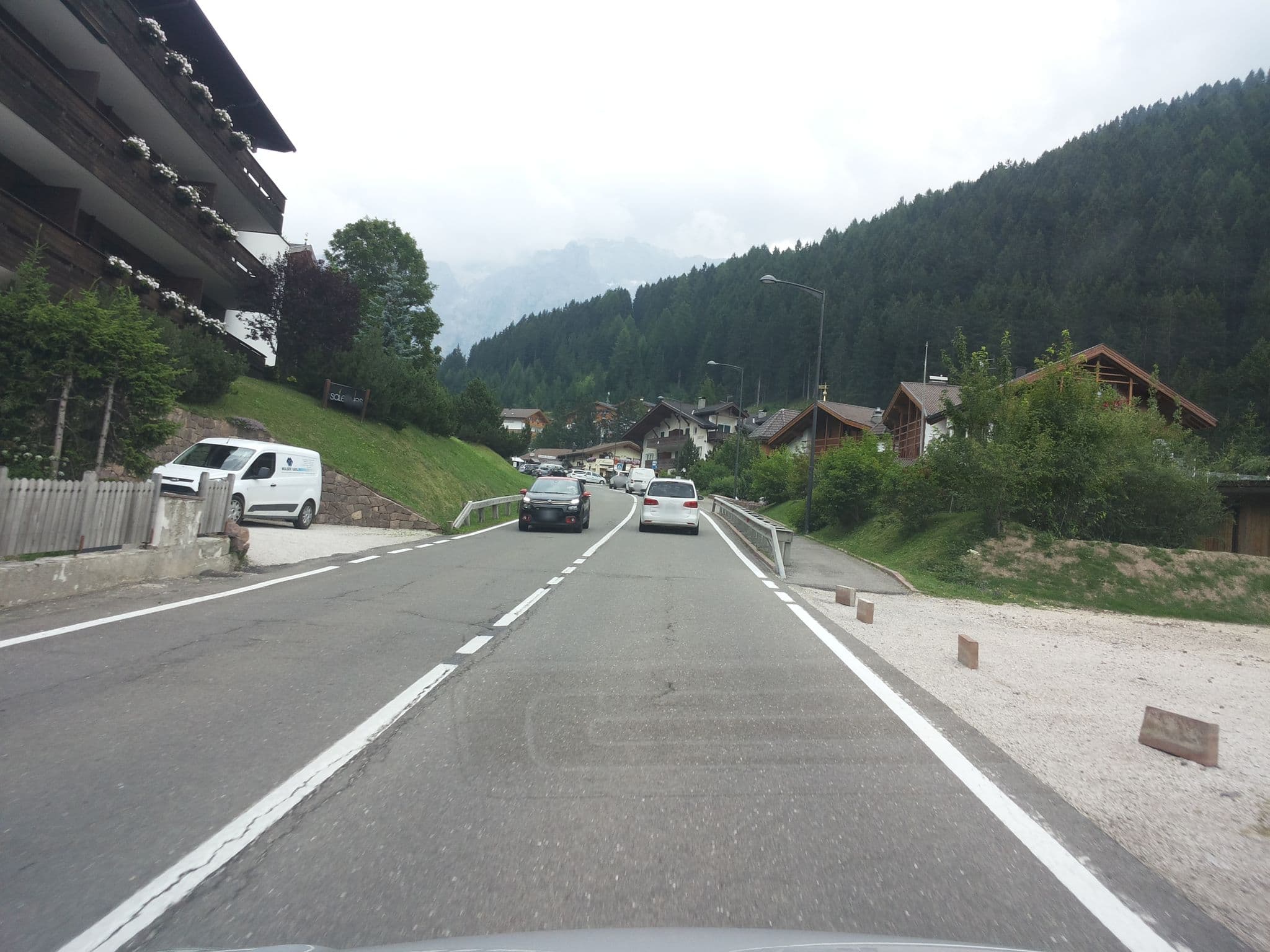 Street view near Saleghes, Selva