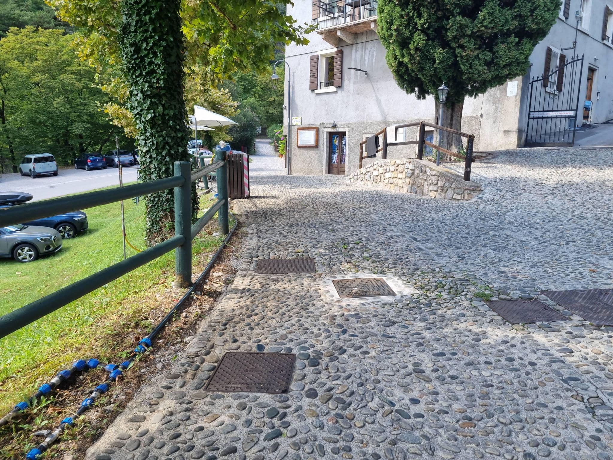 Street view near Appartamenti La Milanesa, Limone sul Garda — © dsmm (CC BY-SA · Mapillary)