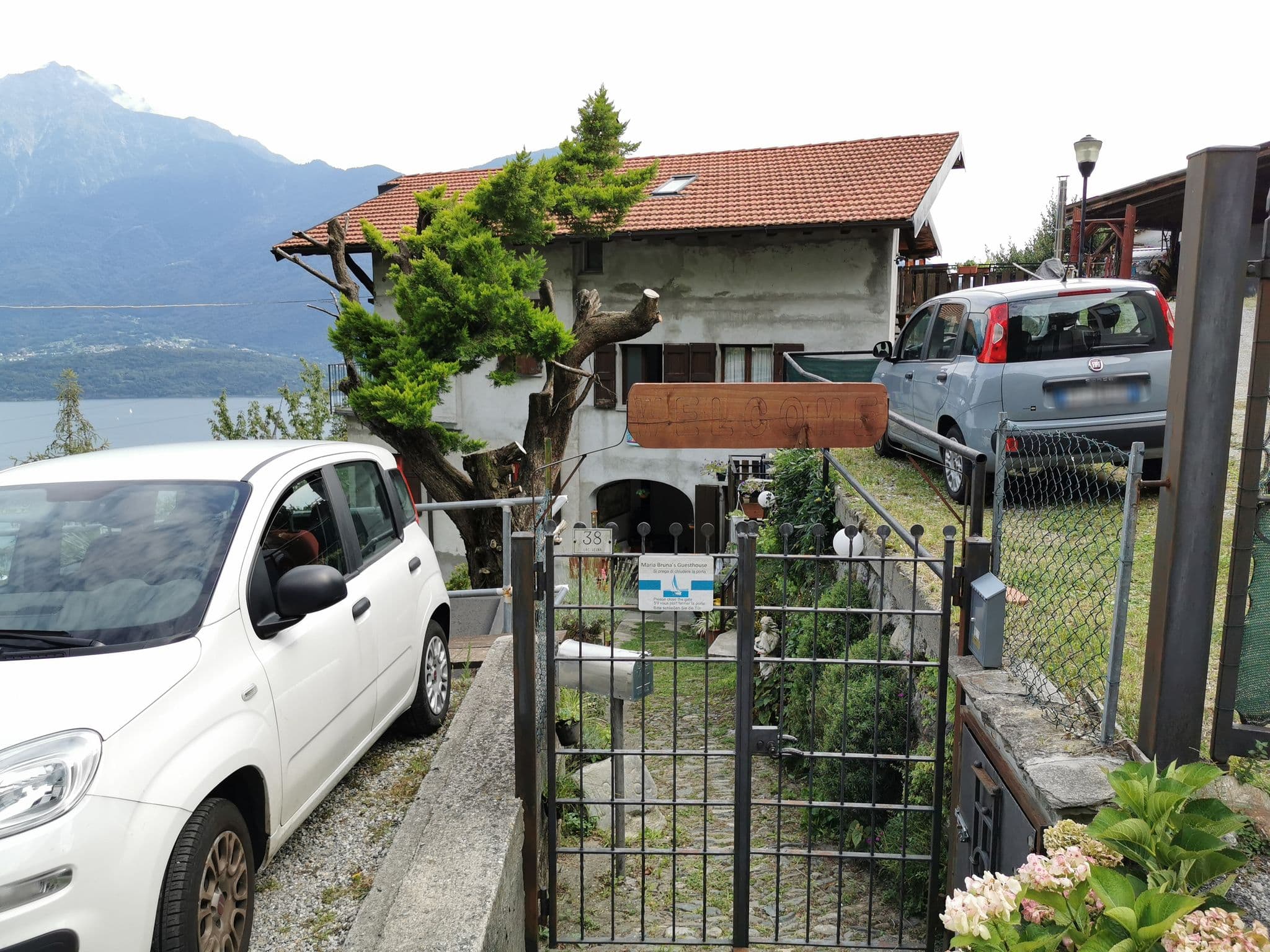 Street view near Maria Bruna's Guesthouse, Domaso — © kaitu (CC BY-SA · Mapillary)
