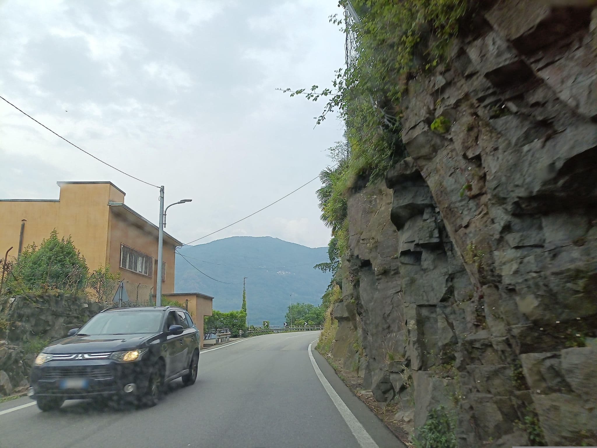 Street view near Le Darsene Bed & Breakfast, Cannobio — © namuit (CC BY-SA · Mapillary)