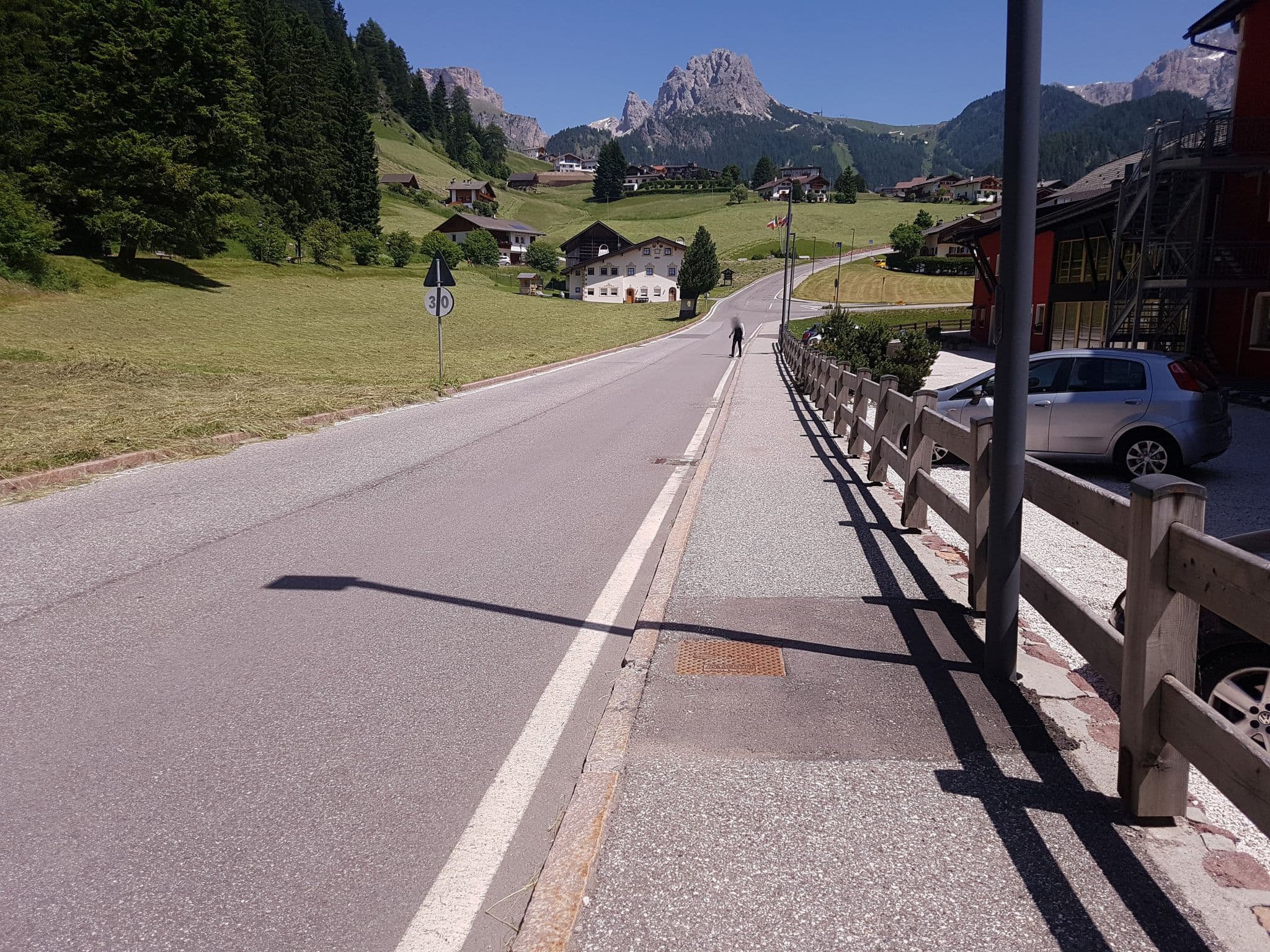 Street view near Vintlana, Santa Cristina Valgardena — © dsmm (CC BY-SA · Mapillary)