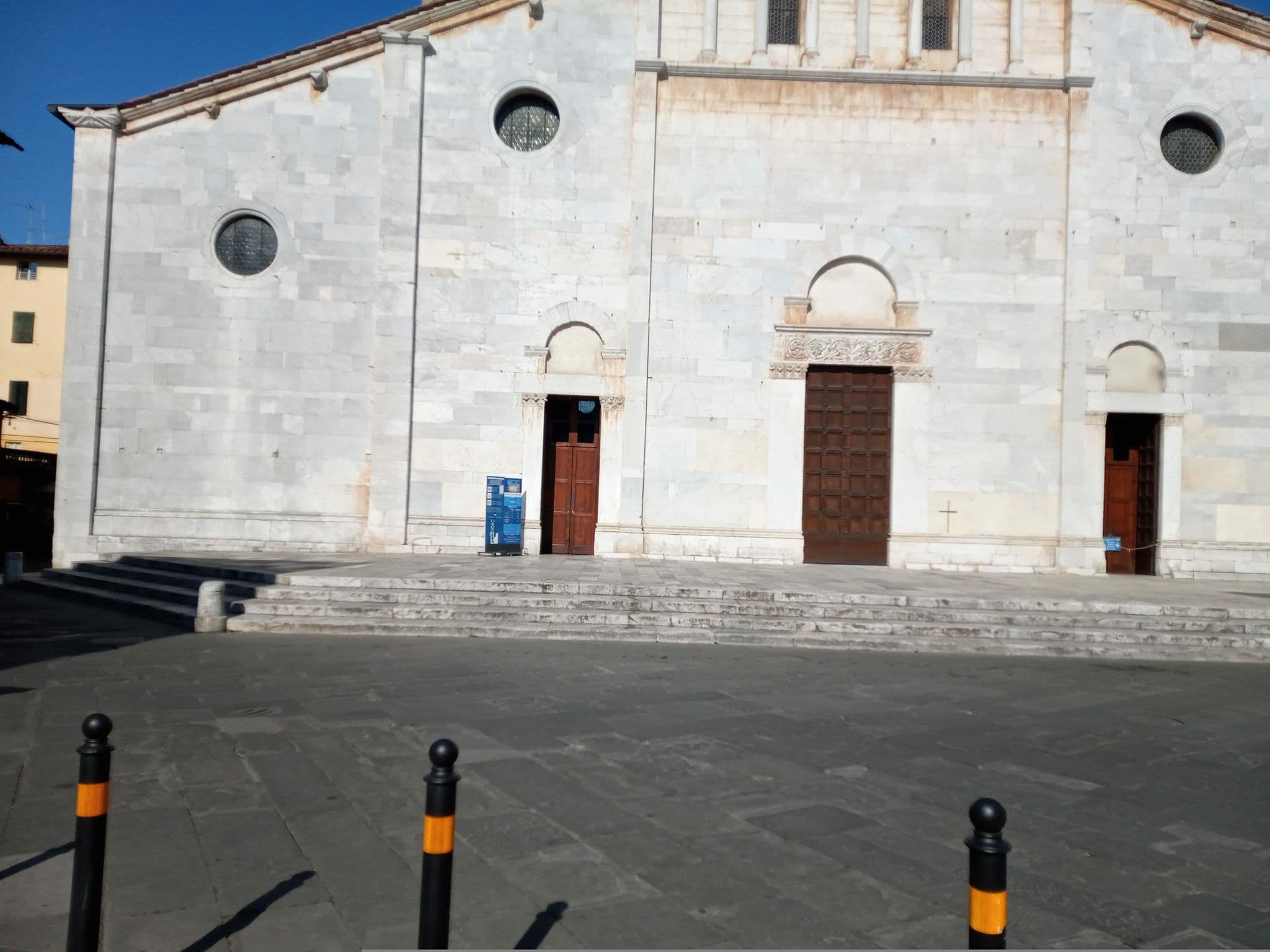 Street view near Ostello San Frediano, Lucca — © antonio_barsottini (CC BY-SA · Mapillary)