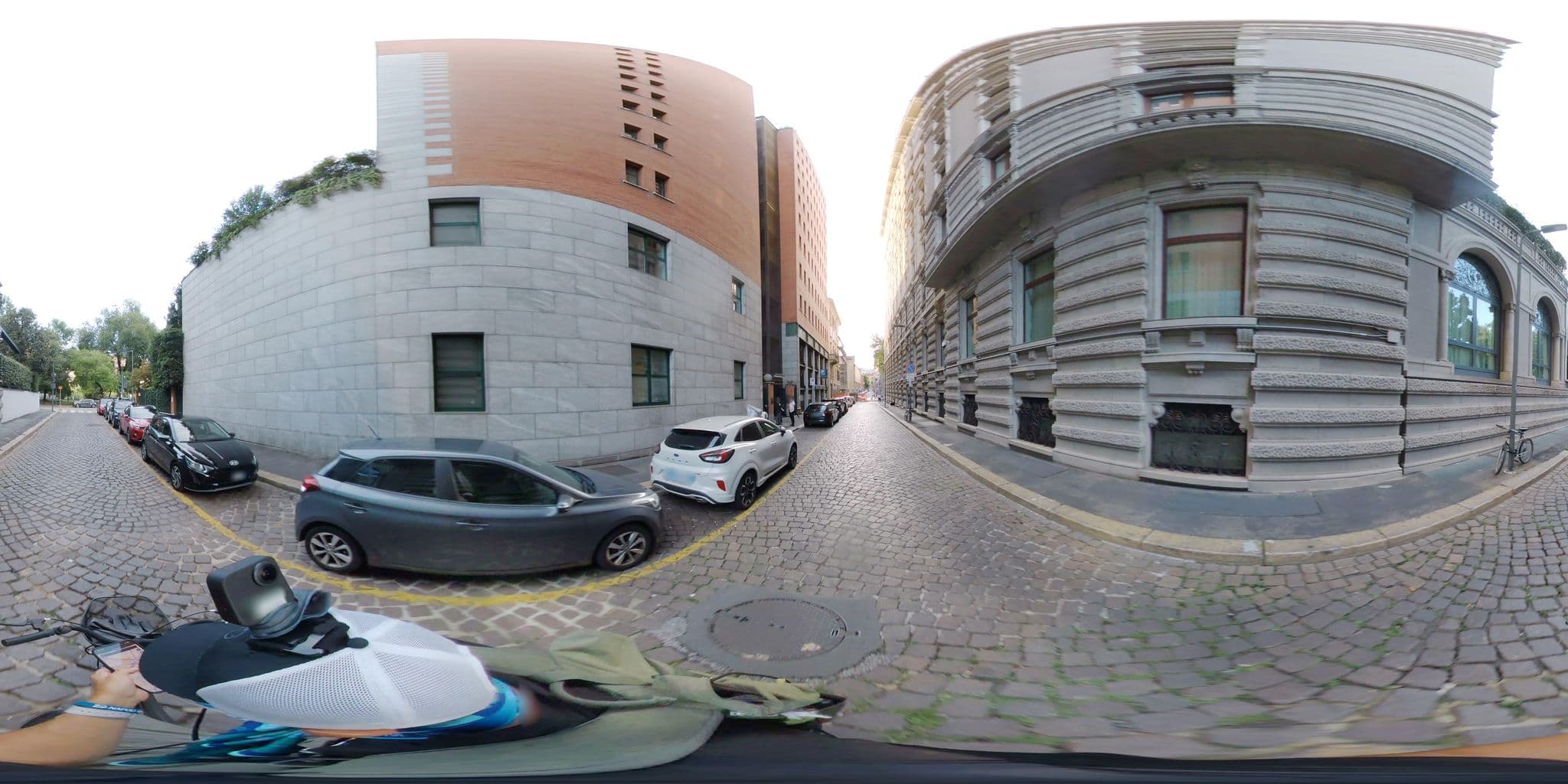 Street view near Principe di Savoia, Brera