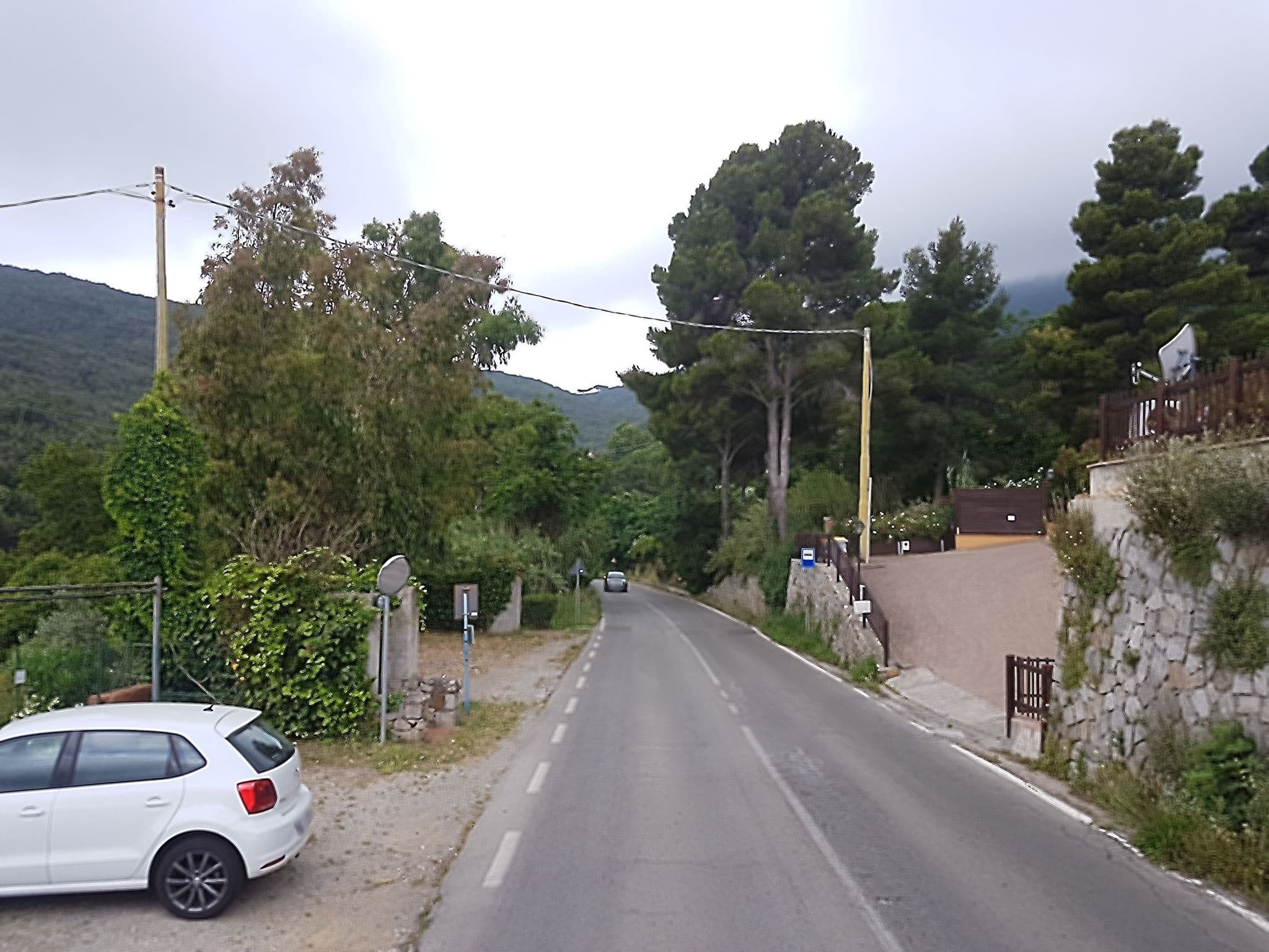 Street view near Albergo Le Briciole, Marciana Marina — © qungo (CC BY-SA · Mapillary)