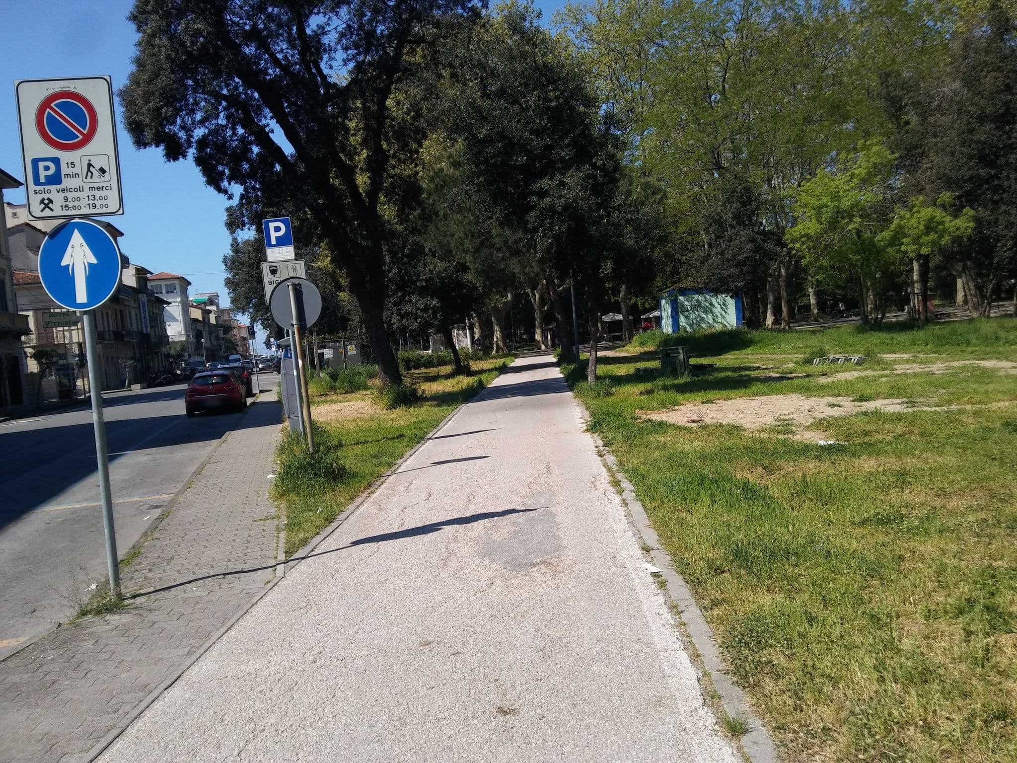 Street view near Hotel Sogno, Viareggio — © jerrydrake (CC BY-SA · Mapillary)