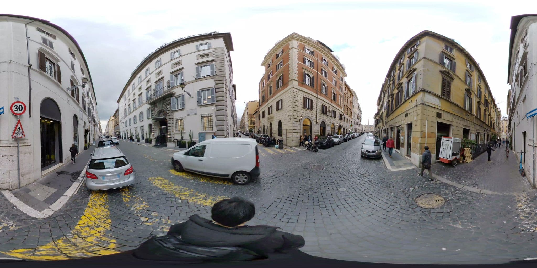 Street view near Ripetta25, Campo Marzio — © akiyoshiii213 (CC BY-SA · Mapillary)