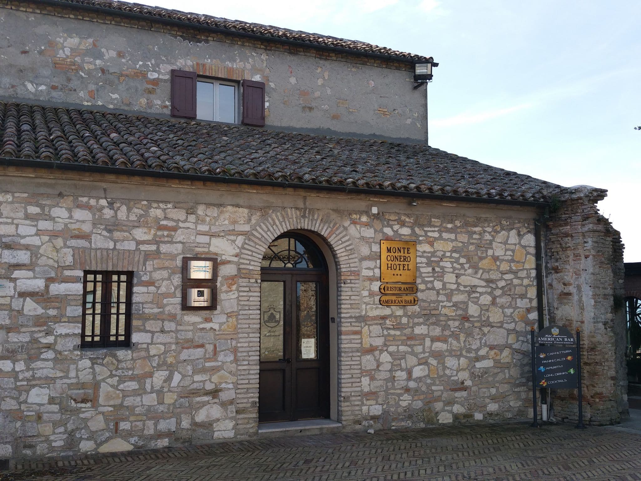 Street view near Hotel Monteconero, Sirolo — © czmrtn (CC BY-SA · Mapillary)