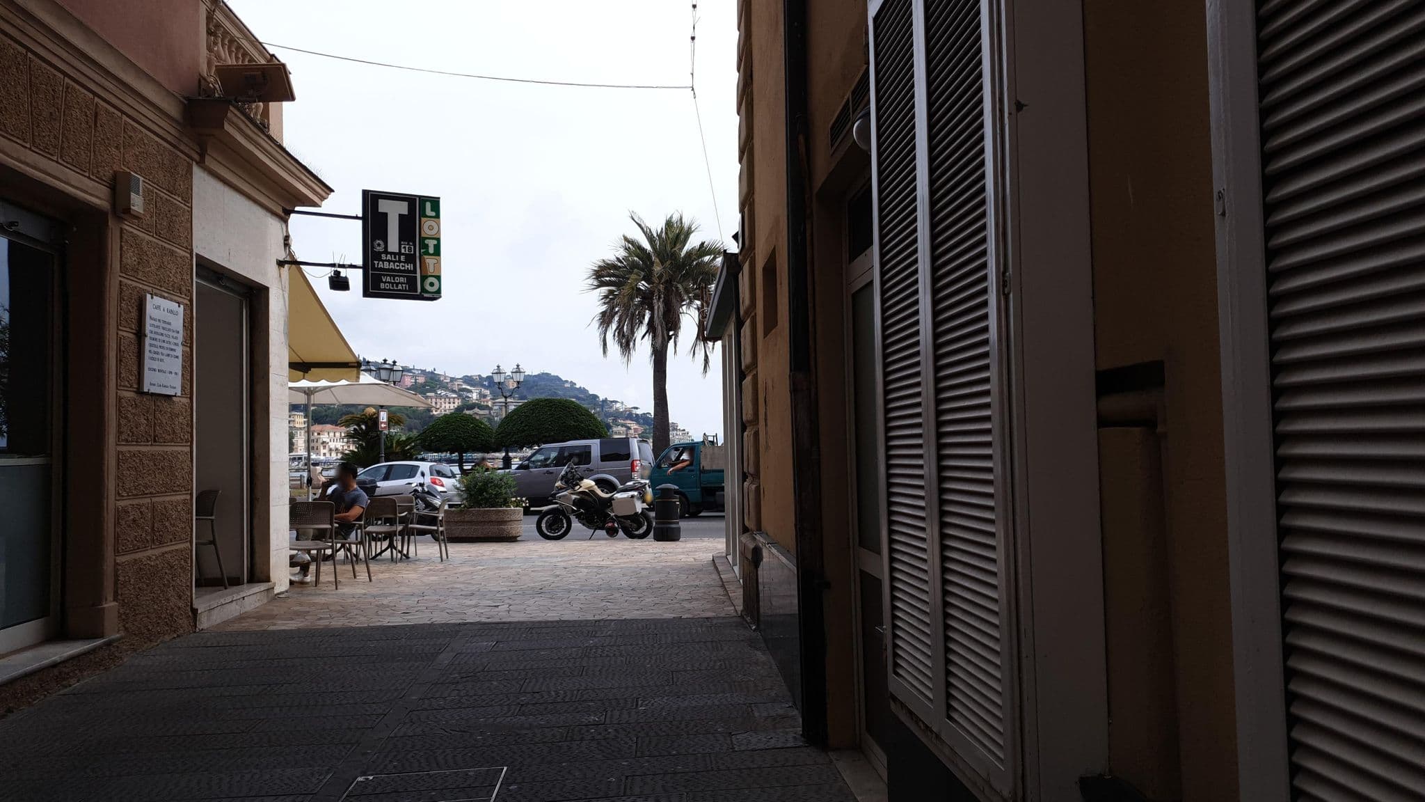 Street view near Hotel Tigullio Royal, Rapallo — © jopparn (CC BY-SA · Mapillary)
