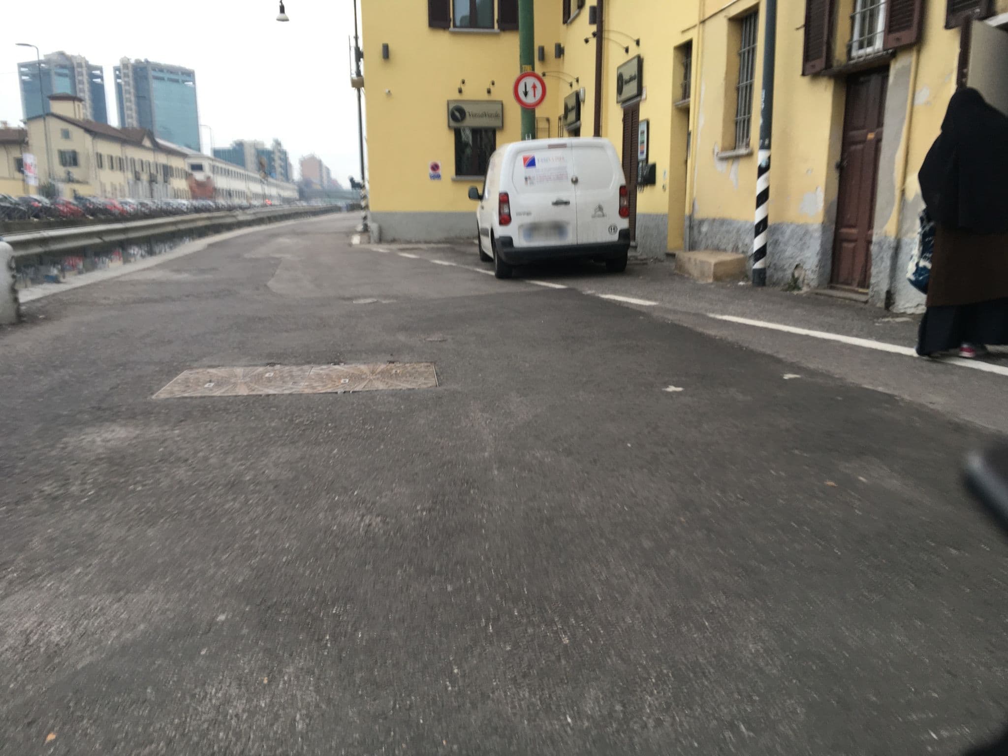 Street view near Verso verde, Milan