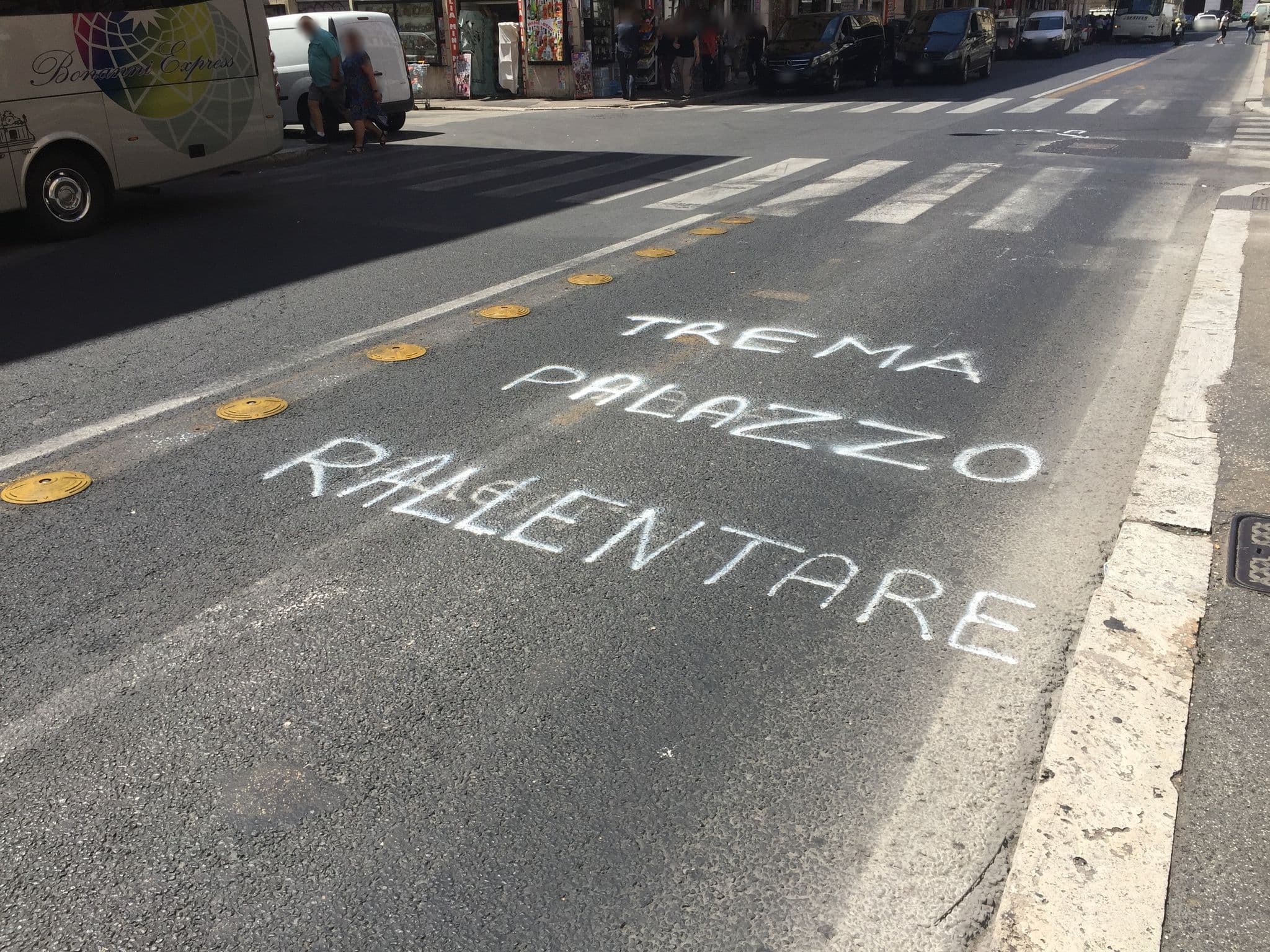 Street view near Windrose, Castro Pretorio