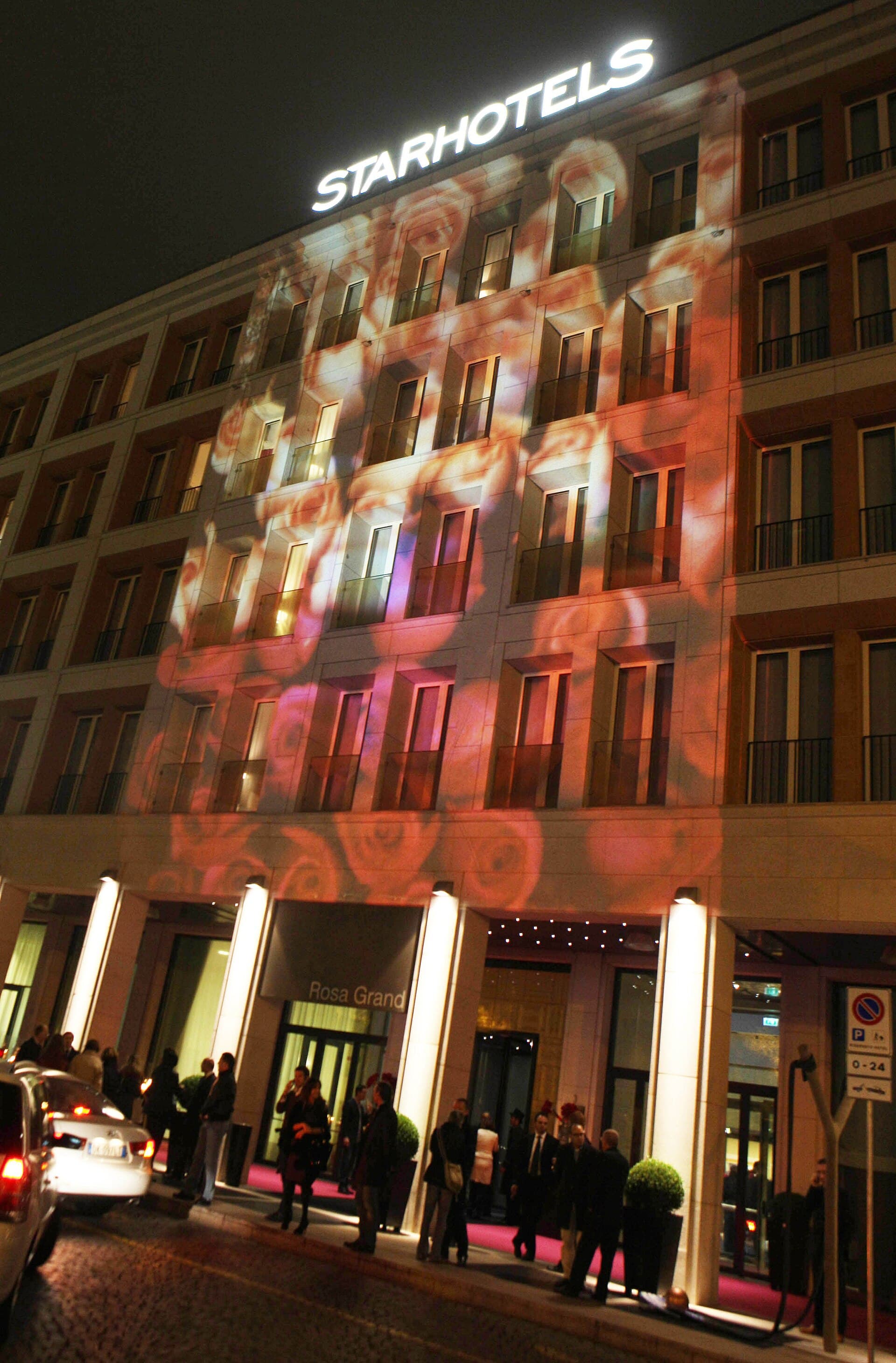 Starhotels Rosa Grand Hotel (via Wikimedia Commons, CC BY-SA 3.0)