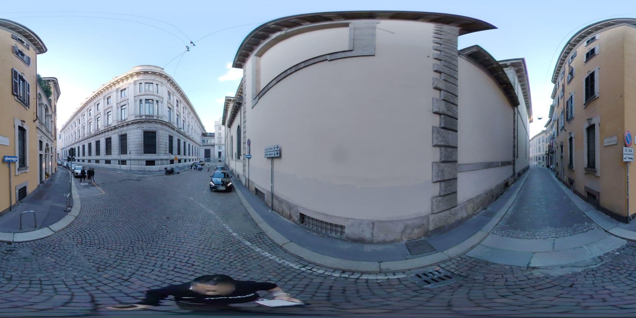Street view near Hotel Gran Duca di York, Milan