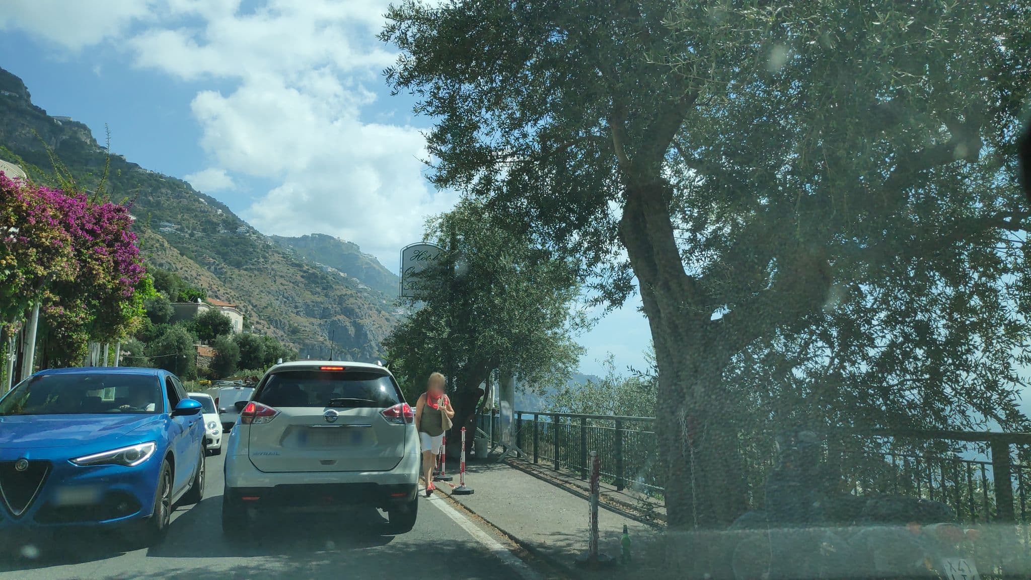 Street view near Open Gate hotel ristorante, Praiano — © marcuscalabresus (CC BY-SA · Mapillary)