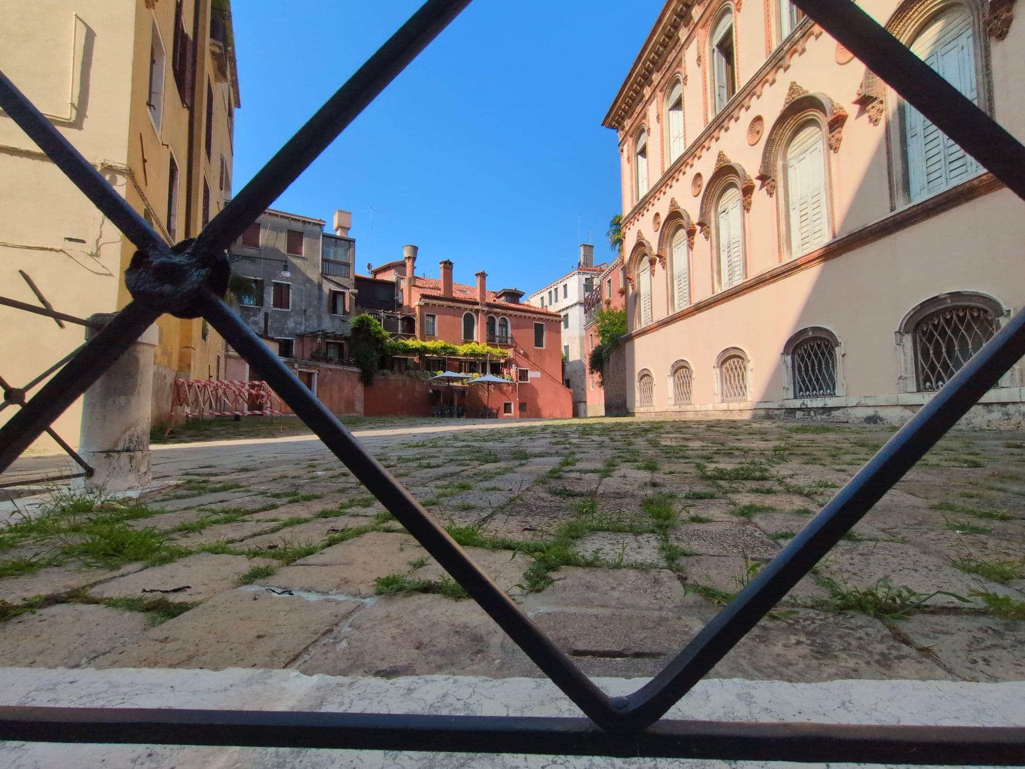 Street view near Locanda Fiorita, Venice
