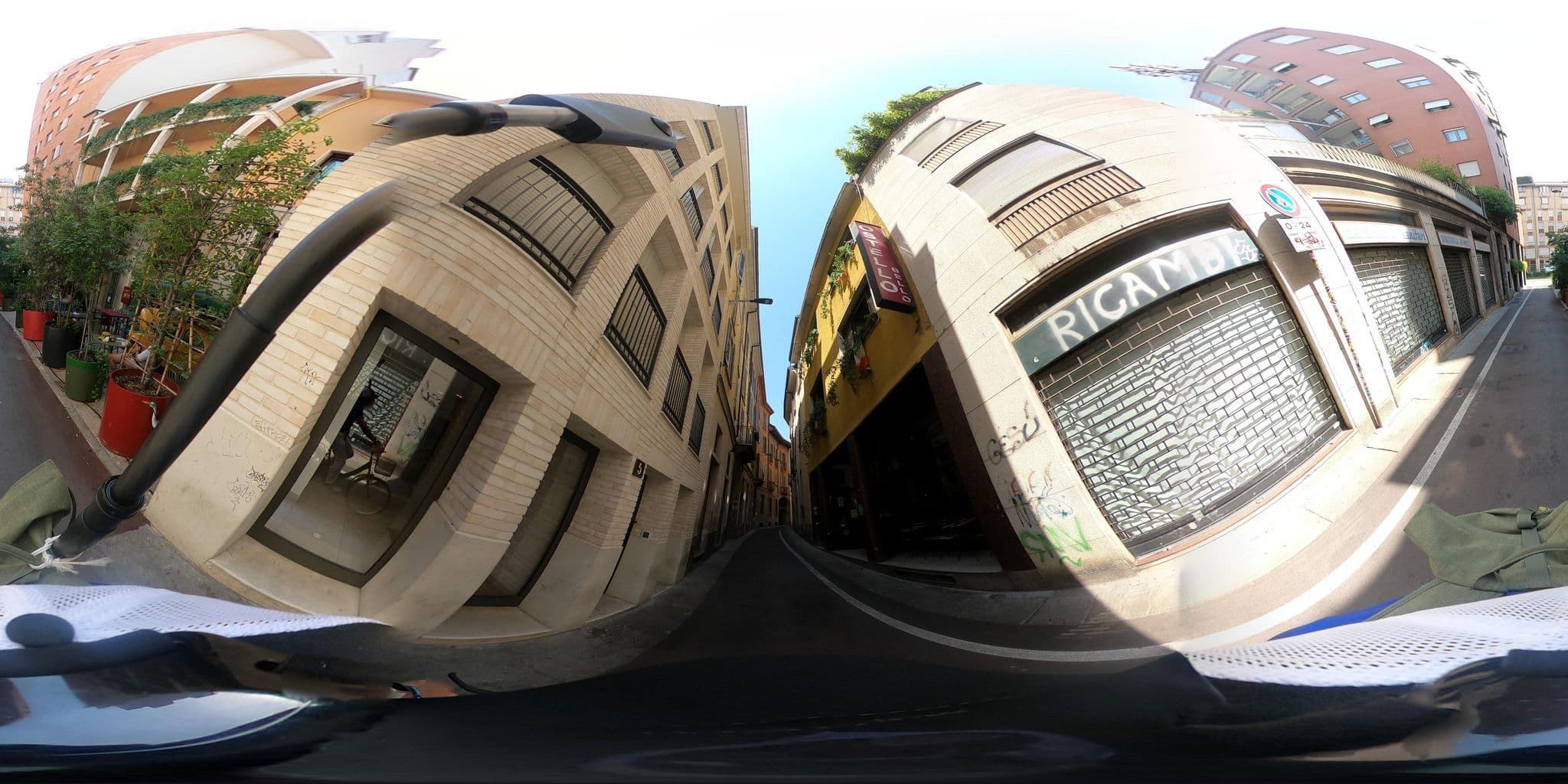 Street view near Ostello Bello, Milan