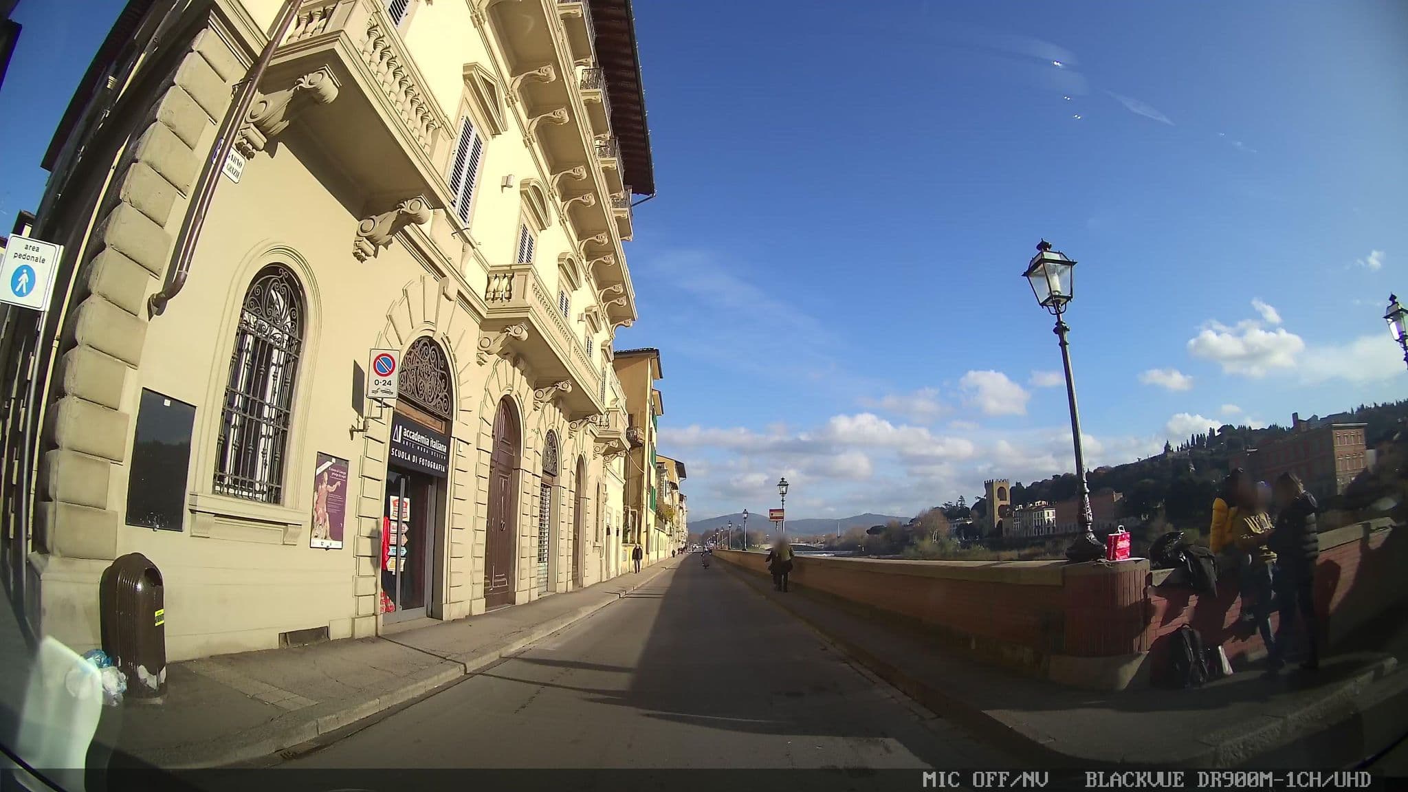 Street view near Riverbank's, Florence — © asturksever (CC BY-SA · Mapillary)