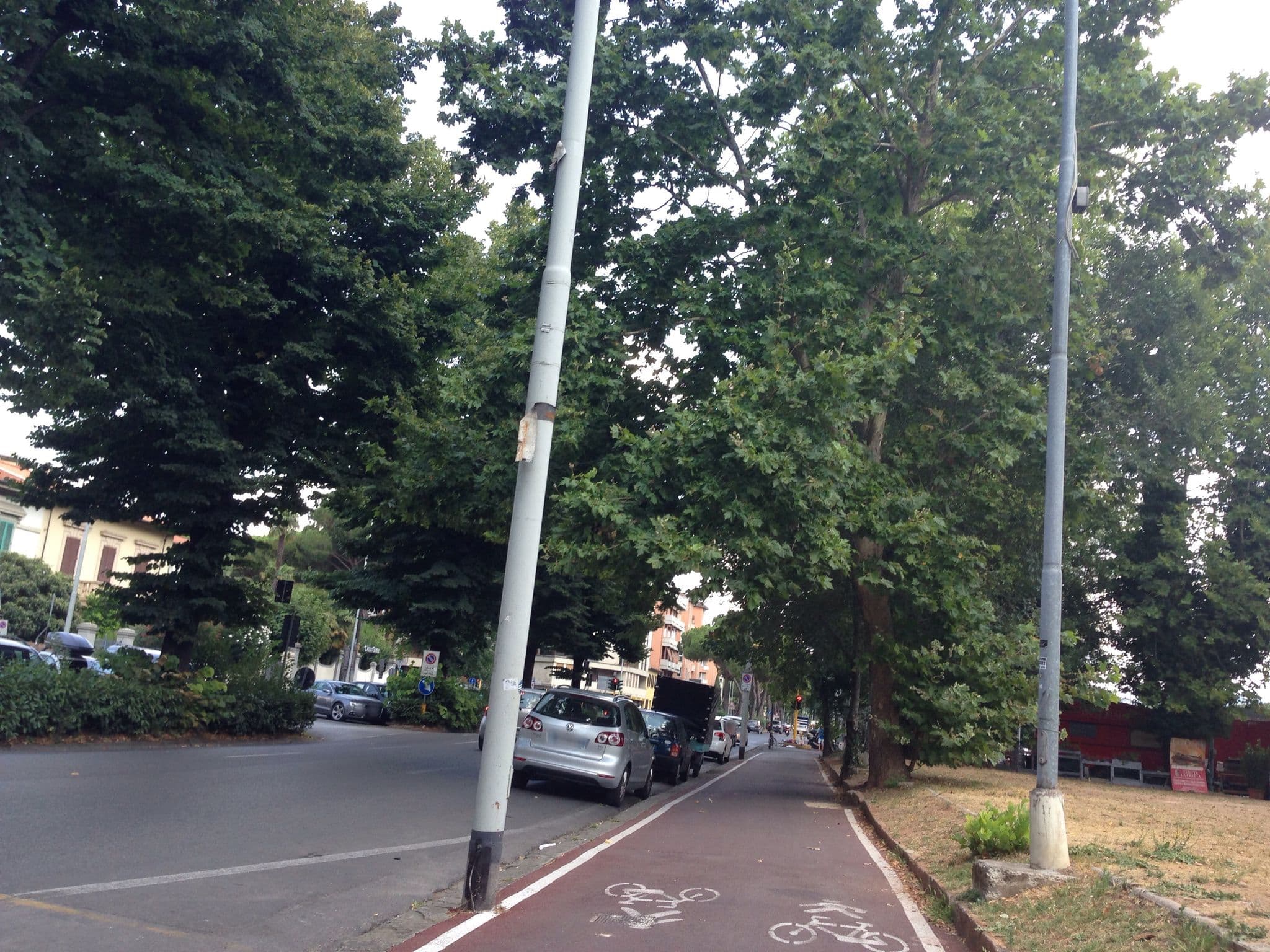 Street view near Hotel Arno Bellariva, Campo di Marte — © scribblemaniac (CC BY-SA · Mapillary)