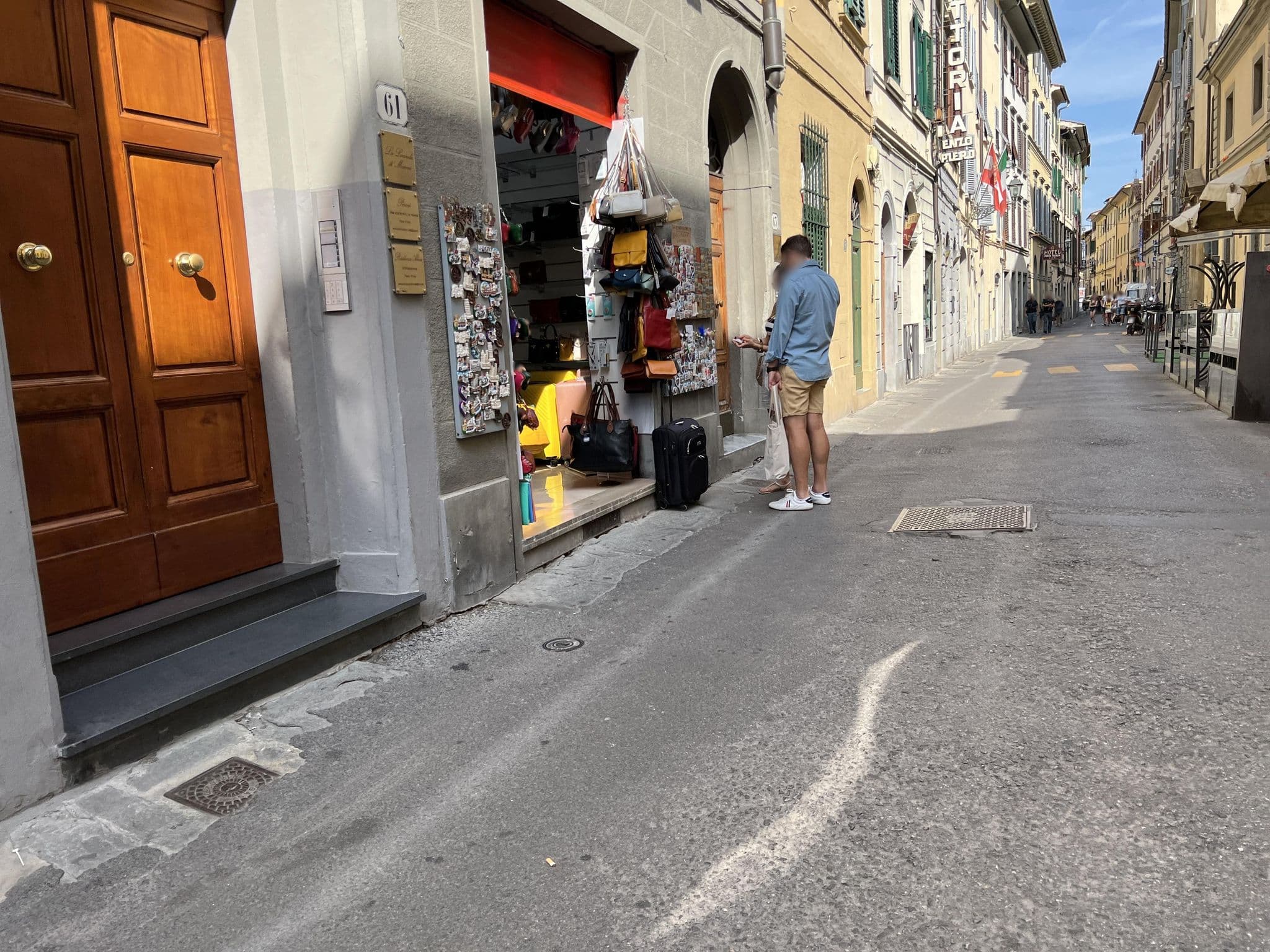 Street view near Albergo Giovanna, Florence