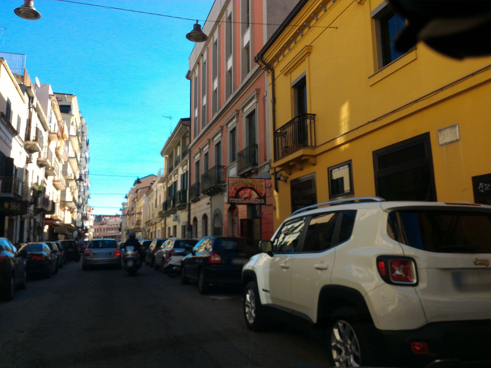 Street view near Sole e Mare, Crotone — © ingcelsi (CC BY-SA · Mapillary)
