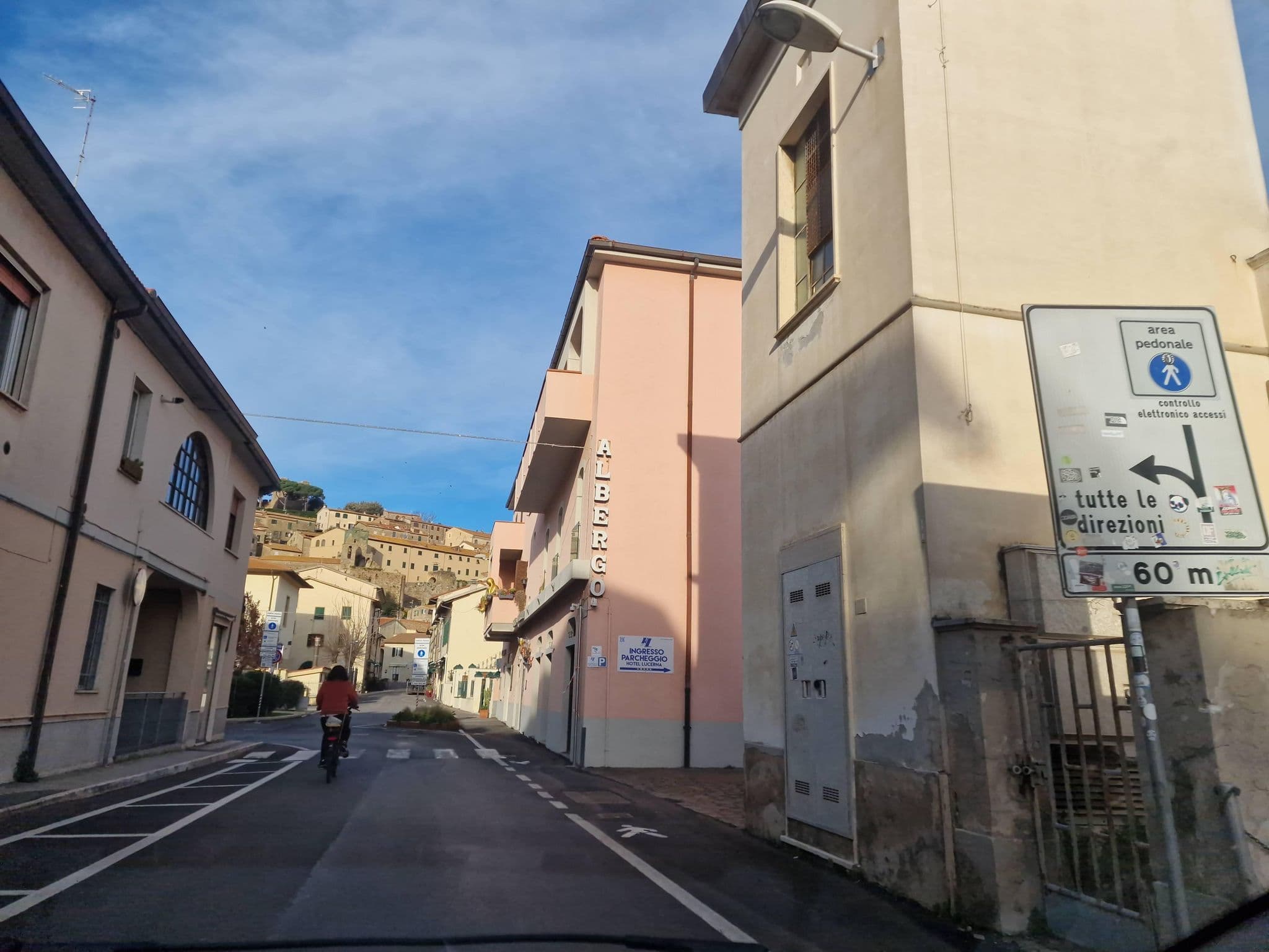 Street view near Lucerna, Castiglione della Pescaia — © giacomo123 (CC BY-SA · Mapillary)