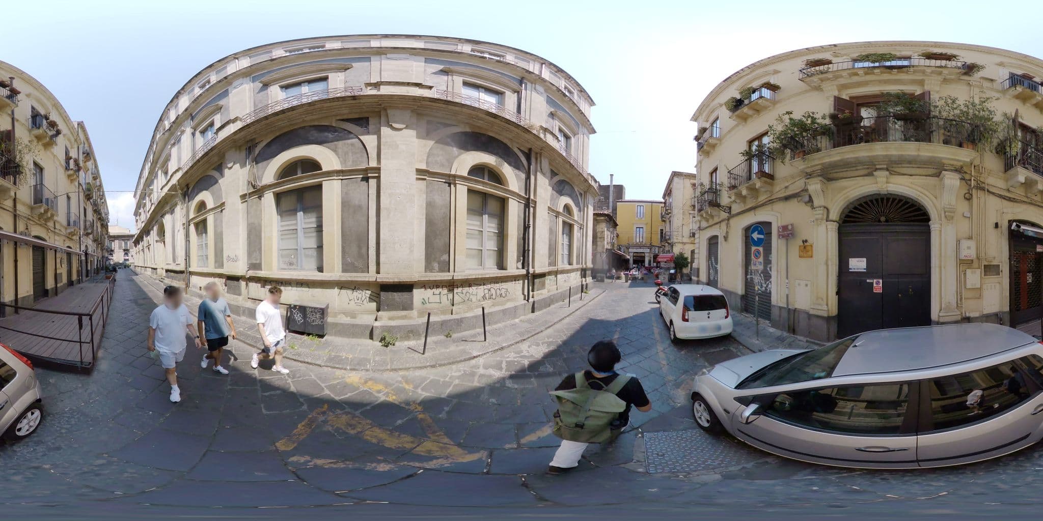 Street view near Blue Moon, Catania