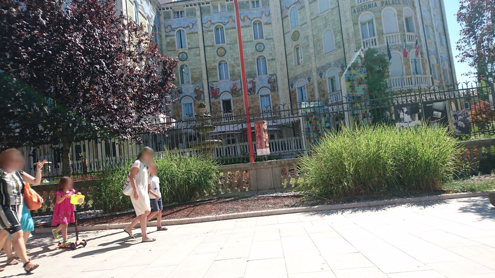 Street view near Ausonia & Hungaria, Lido — © voschix (CC BY-SA · Mapillary)