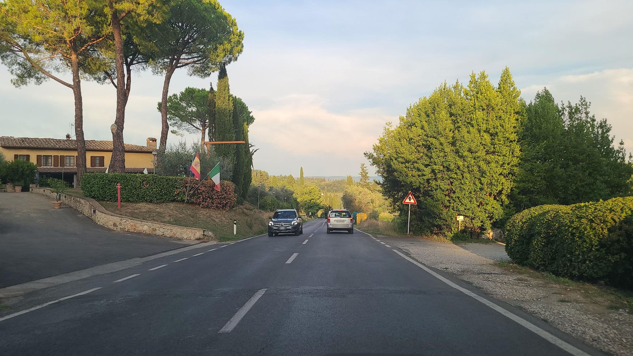 Street view near Albergo Le Colline, San Gimignano — © chrisbeddow (CC BY-SA · Mapillary)