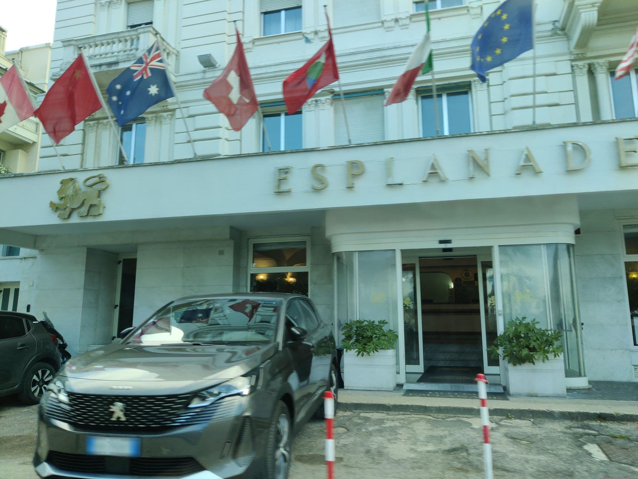 Street view near Esplanade, Pescara — © evvemoscia (CC BY-SA · Mapillary)