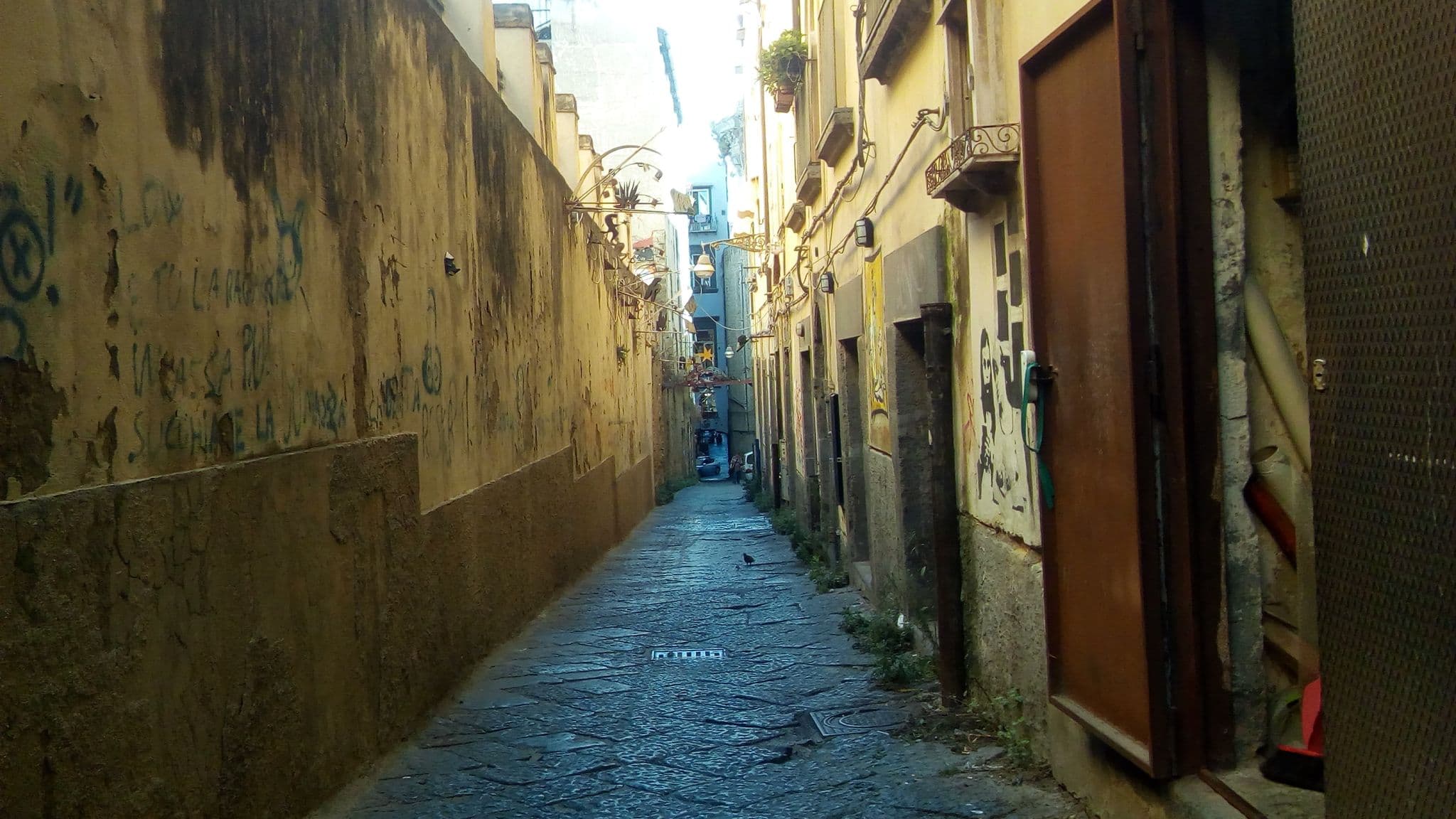 Street view near Tribù, Pendino — © binnette (CC BY-SA · Mapillary)