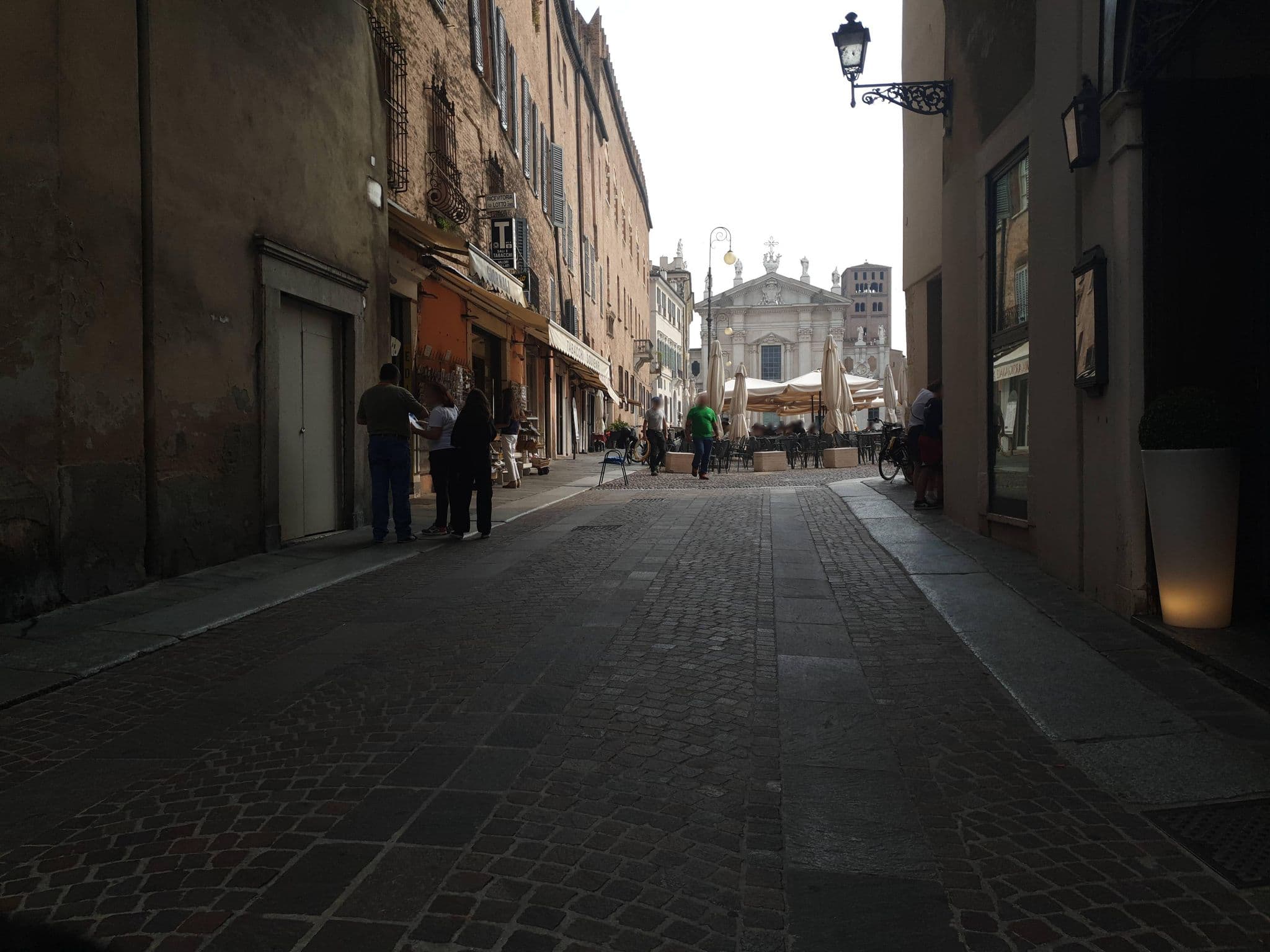 Street view near Hotel dei Gonzaga, Mantua — © voschix (CC BY-SA · Mapillary)