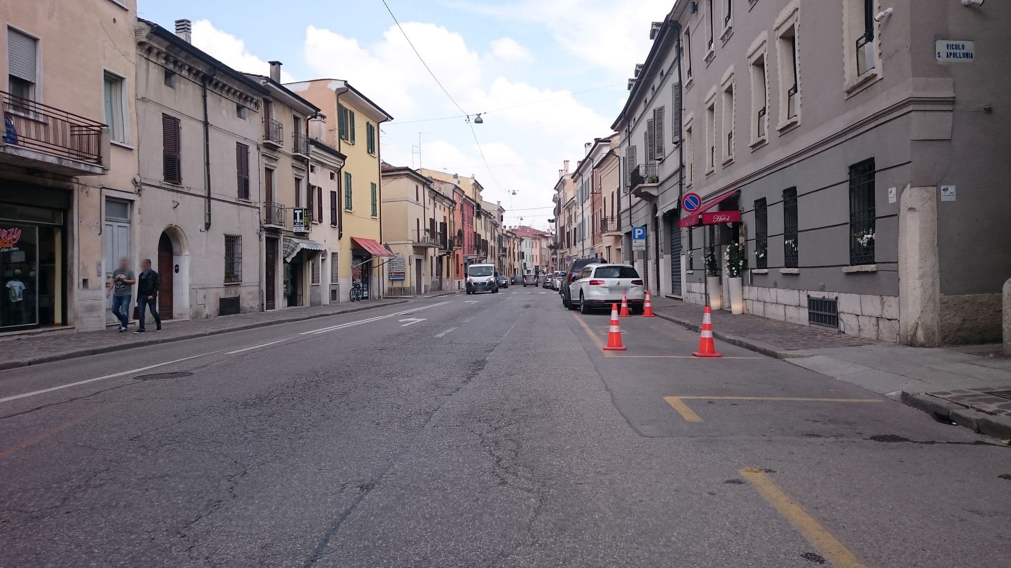 Street view near Hotel Casa Poli, Mantua — © voschix (CC BY-SA · Mapillary)